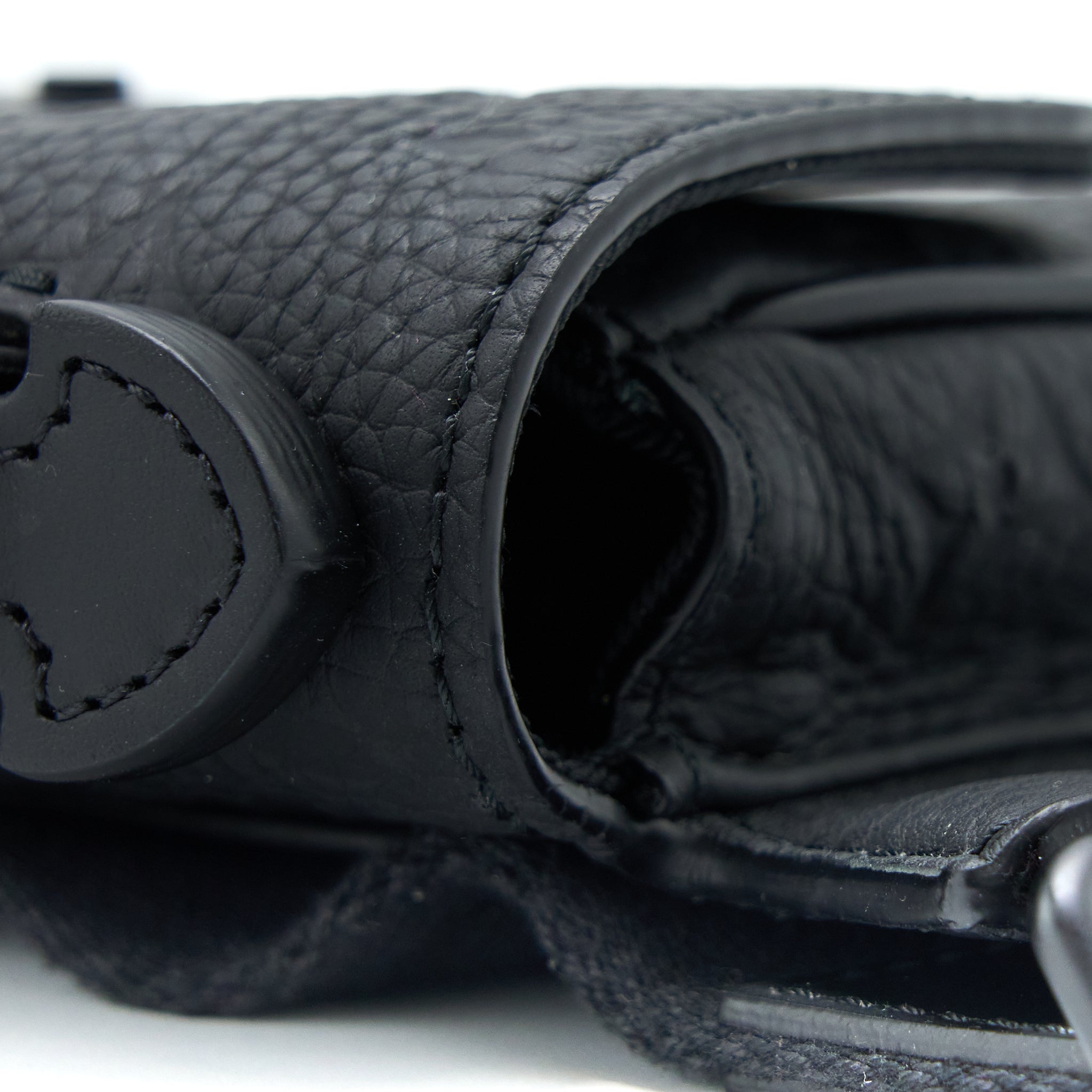 louis-vuitton-s-lock-slingbag-monogram-embossed-taurillon-black-black-hardware-new-version