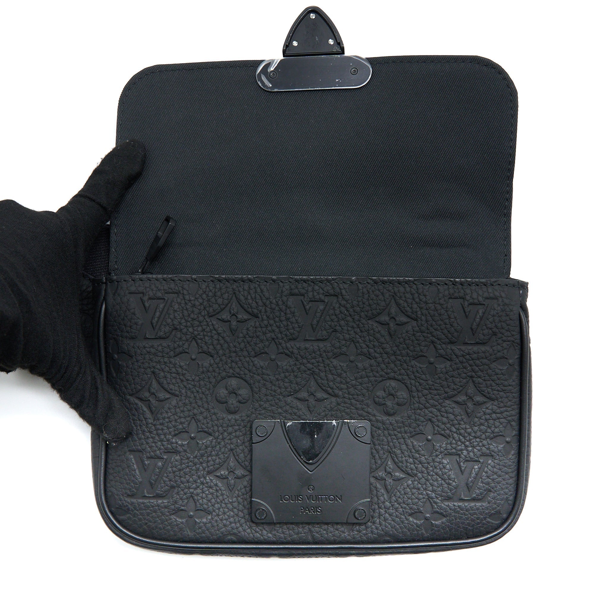 louis-vuitton-s-lock-slingbag-monogram-embossed-taurillon-black-black-hardware-new-version