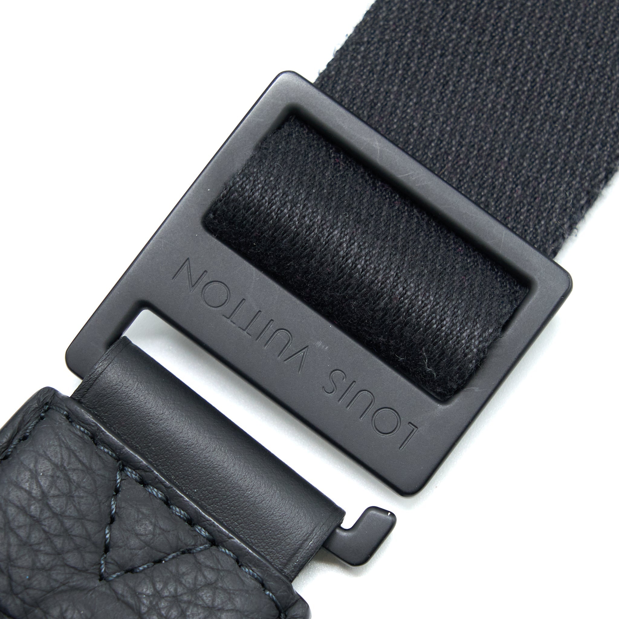 louis-vuitton-s-lock-slingbag-monogram-embossed-taurillon-black-black-hardware-new-version