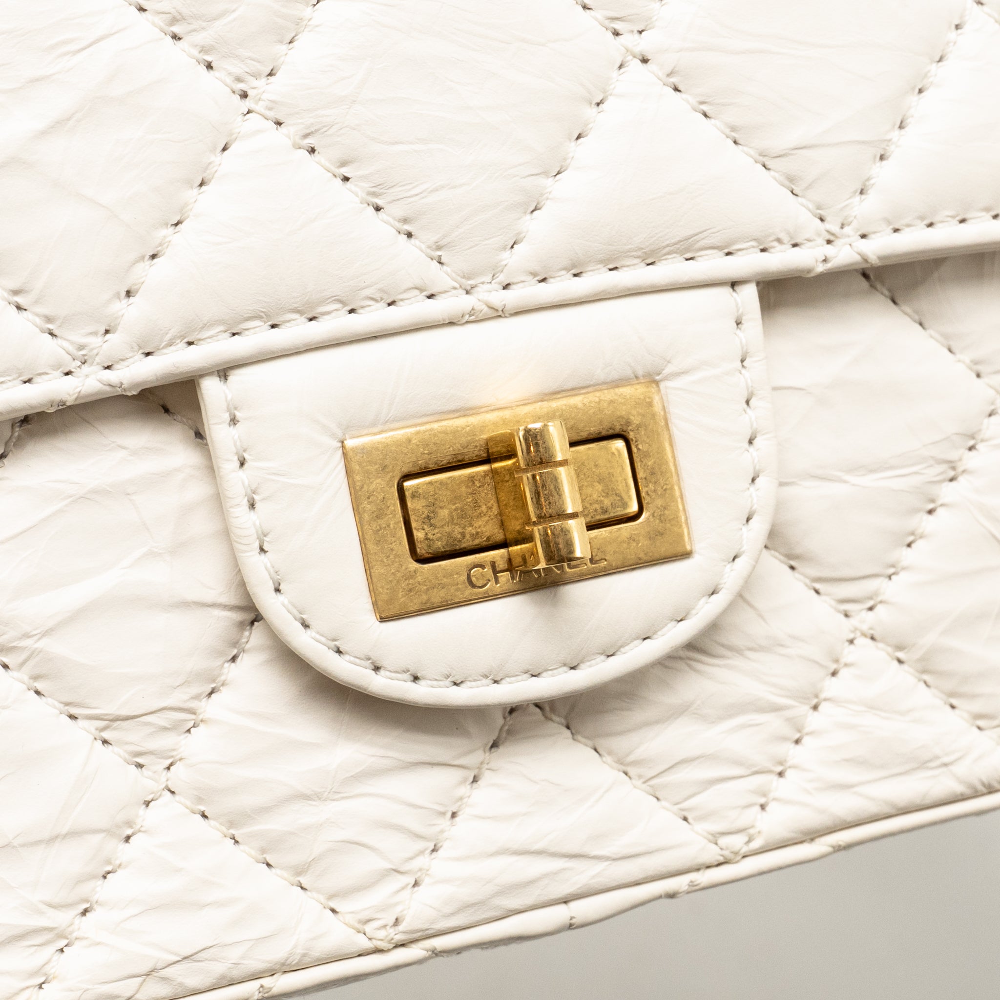 chanel-2-55-226-reissue-double-flap-bag-aged-calfskin-white-ghw-copy