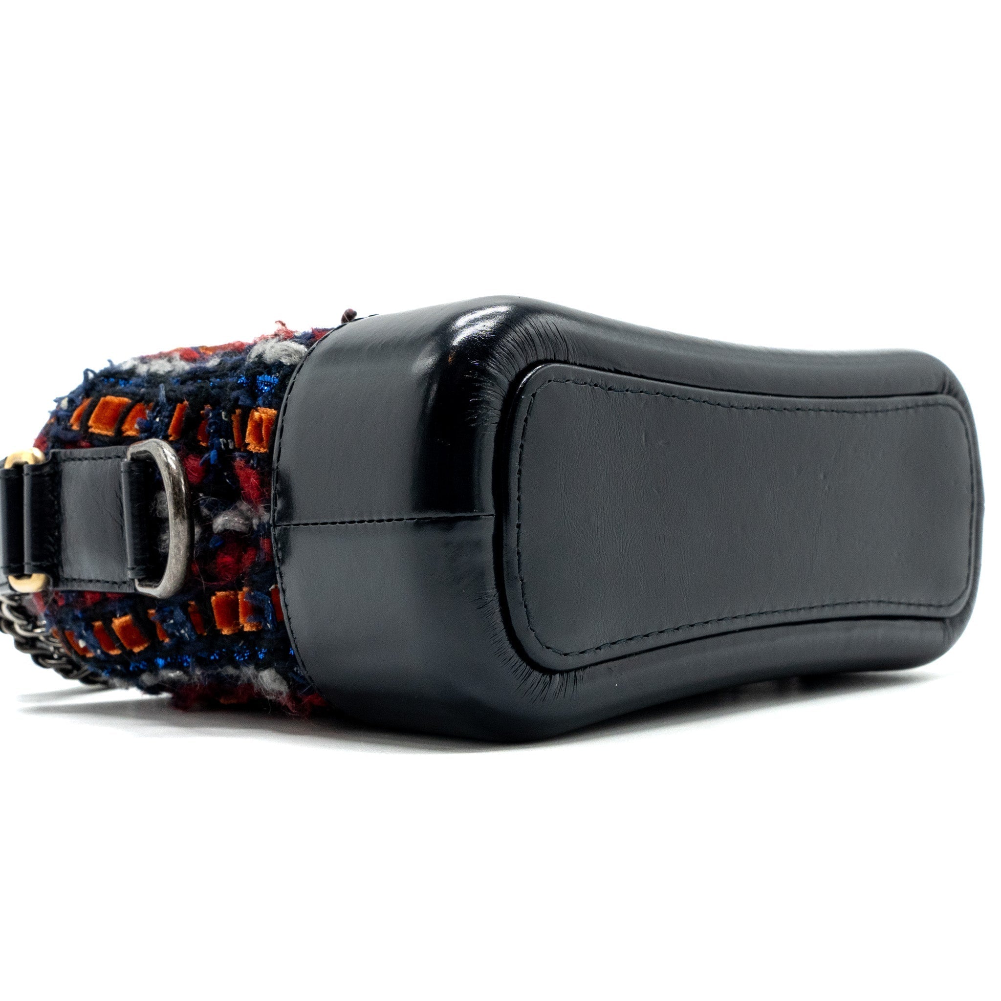 chanel-small-gabrielle-hobo-bag-tweed-calfskin-multicolour-with-multicolour-hardware