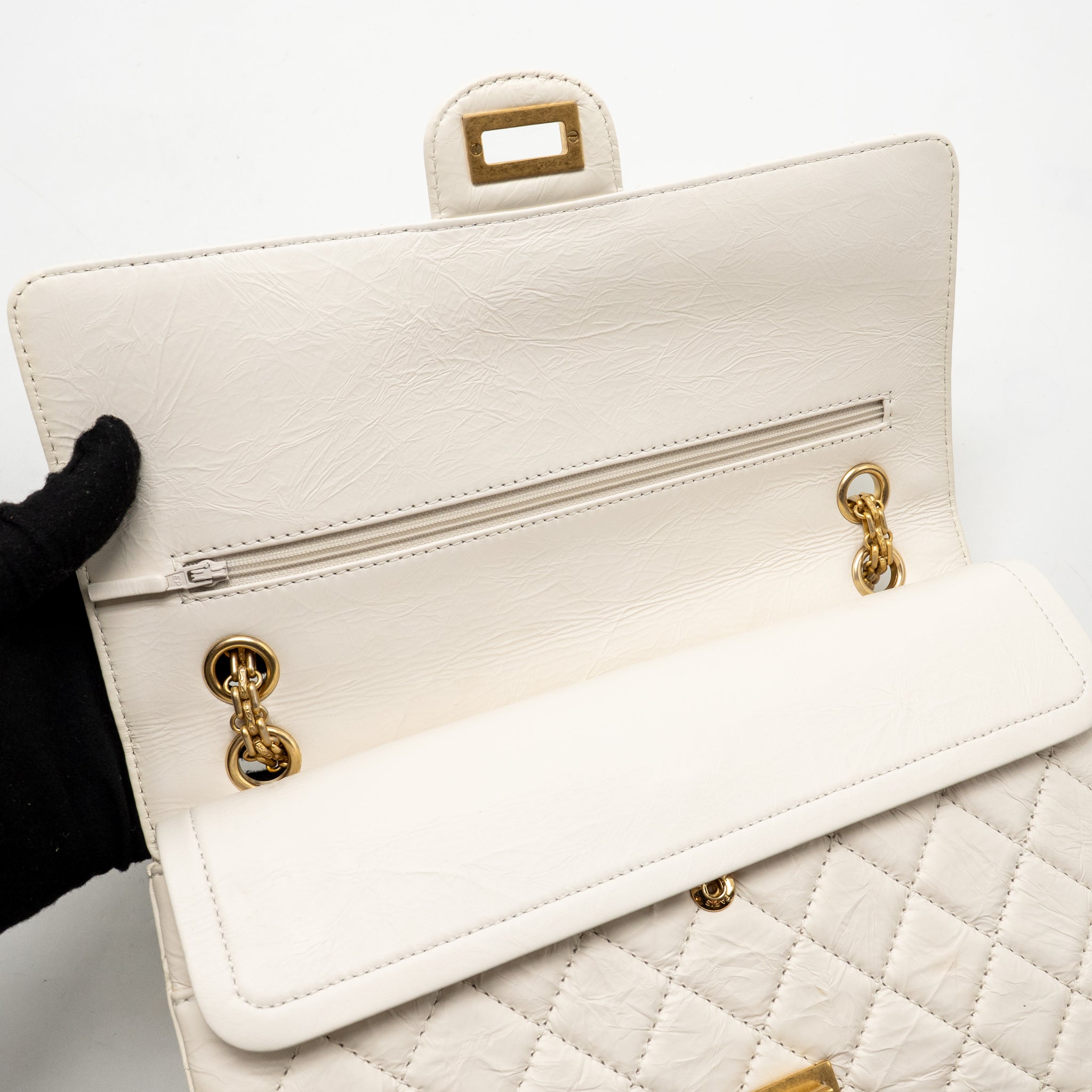 chanel-2-55-226-reissue-double-flap-bag-aged-calfskin-white-ghw-copy