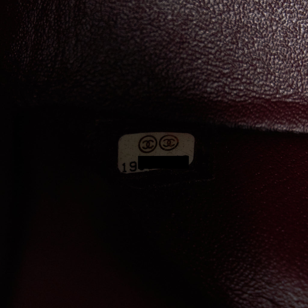 chanel-jumbo-classic-double-flap-in-caviar-black-ghw