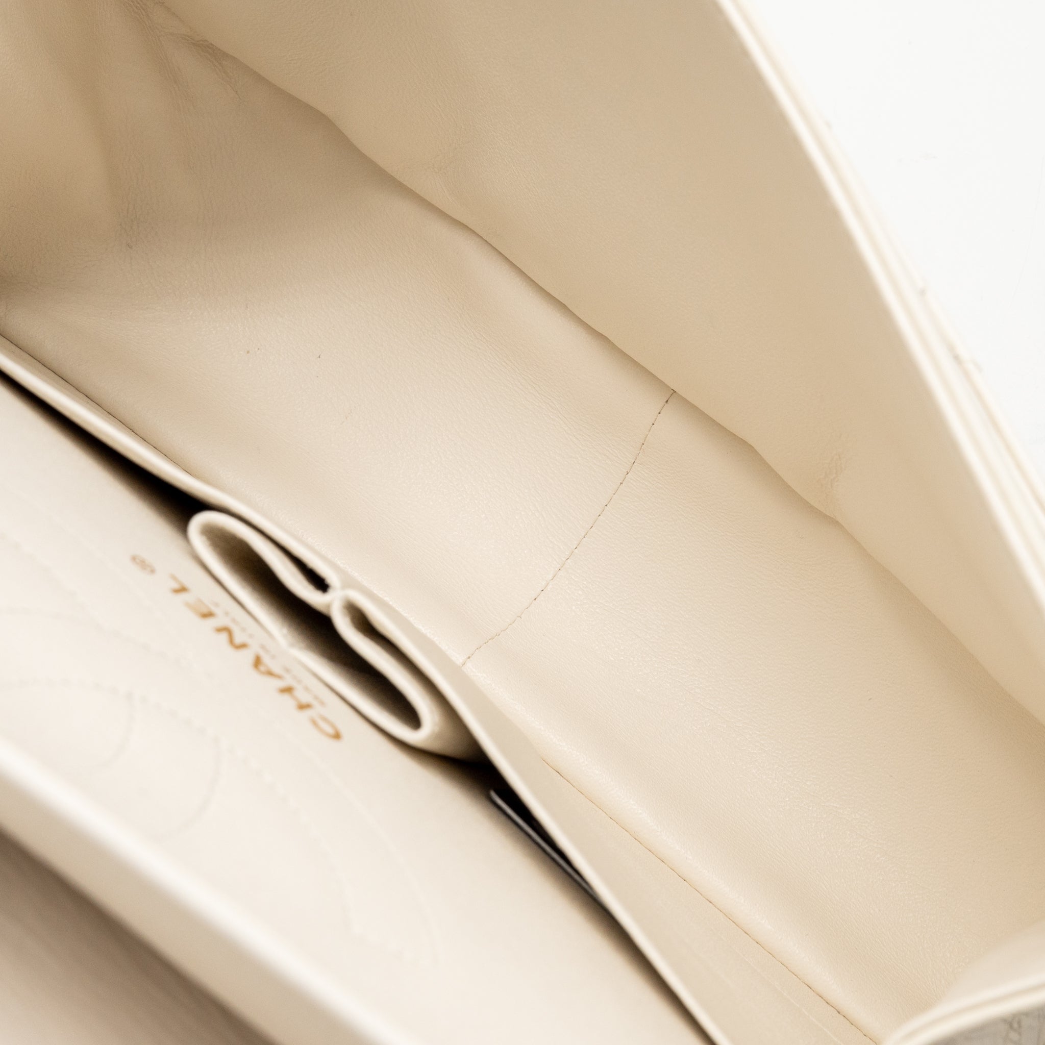 chanel-2-55-226-reissue-double-flap-bag-aged-calfskin-white-ghw-copy
