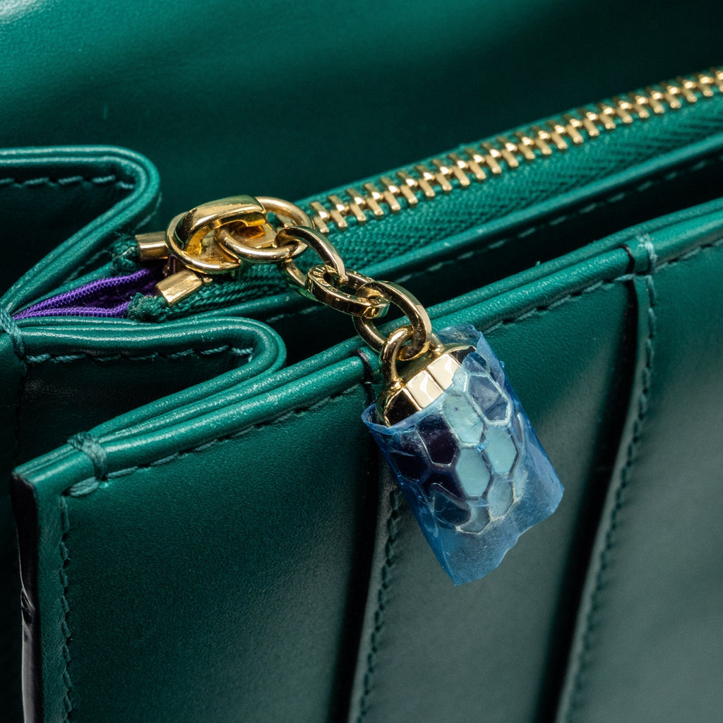 bvlgari-serpenti-forever-flap-bag-calfskin-green-ghw