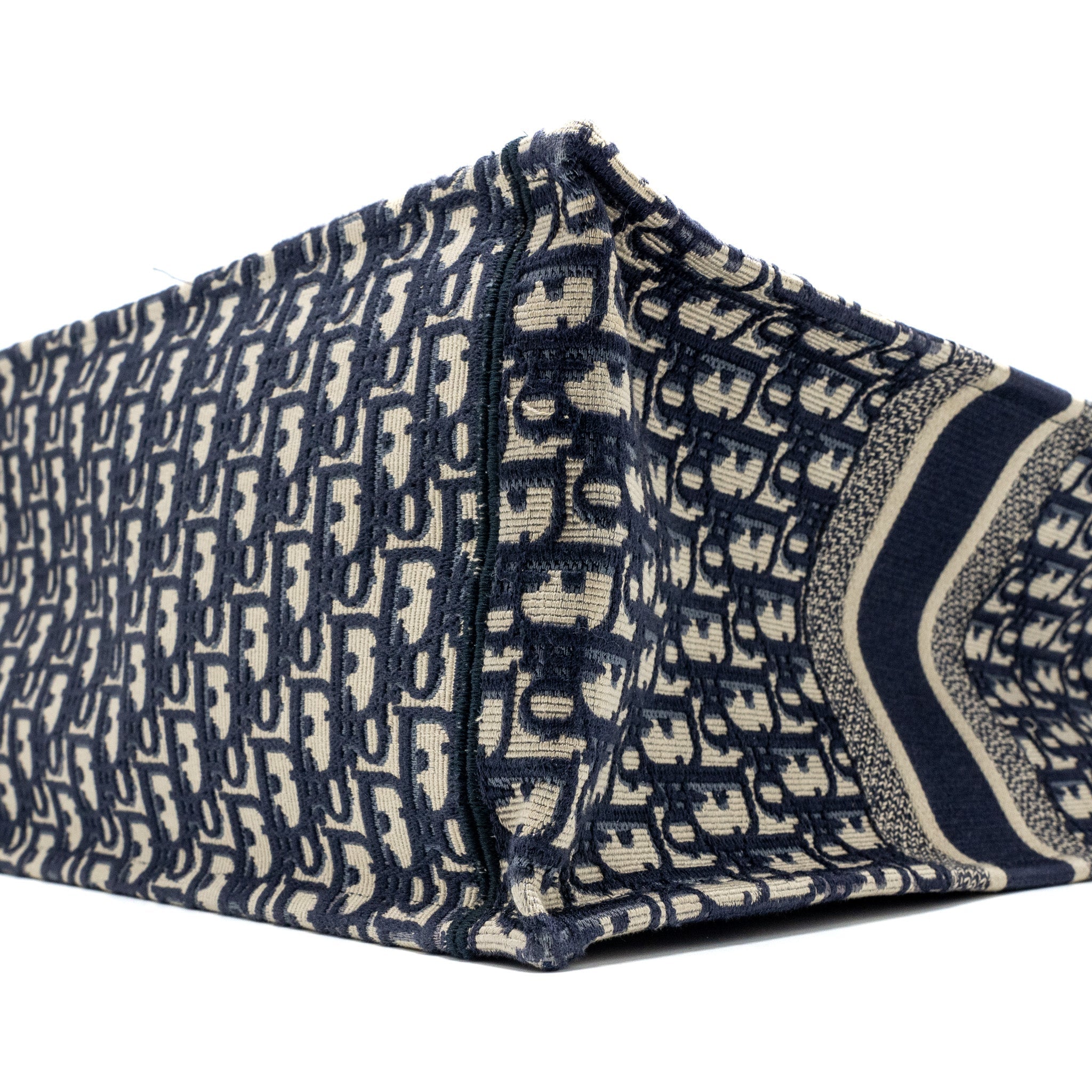 dior-large-book-tote-blue-dior-oblique-embroidery-1