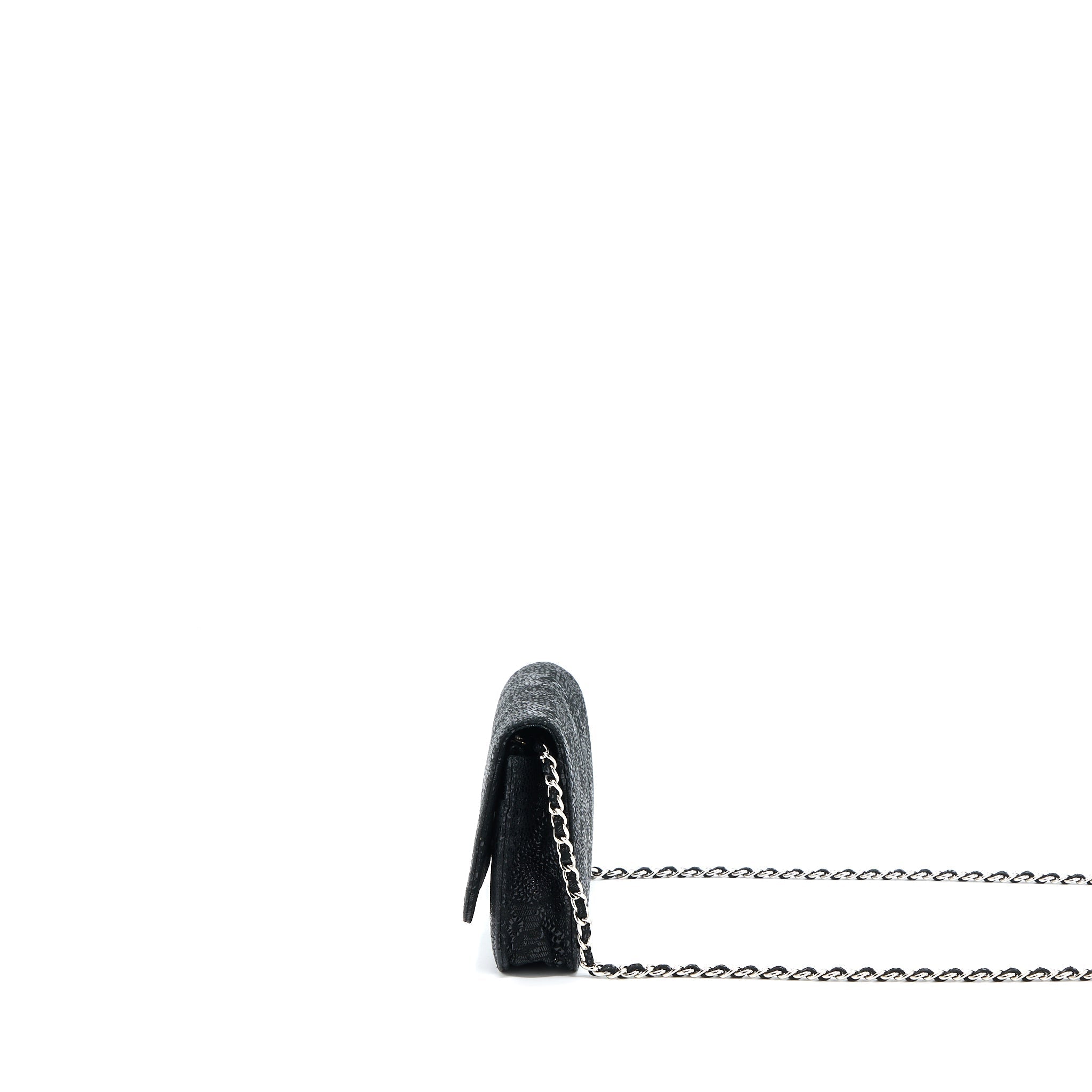 chanel-seasonal-wallet-on-chain-fabric-black-shw