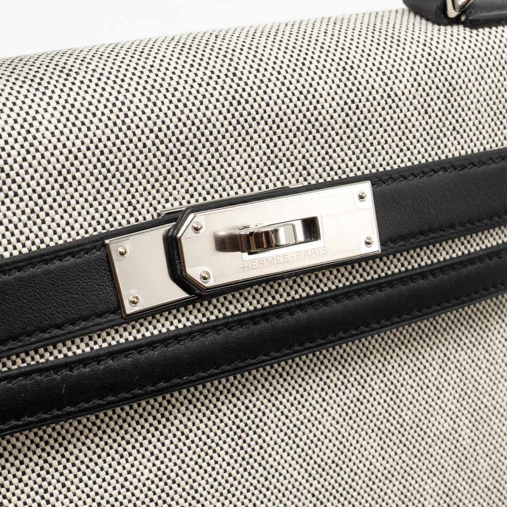 hermes-mini-lindy-swift-gris-pale-gris-meyer-shw-stamp-b-1