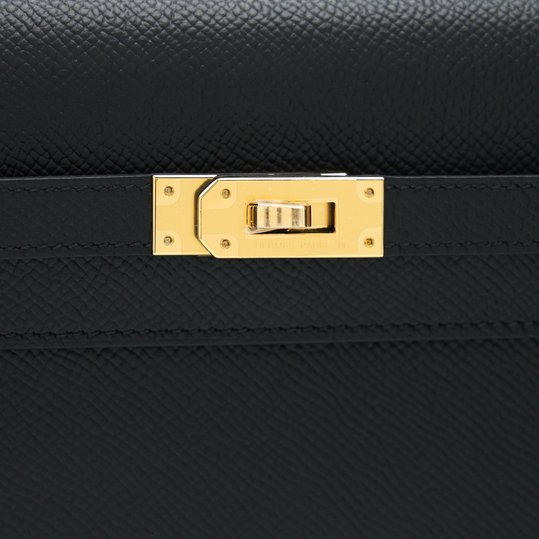 hermes-kelly-to-go-black-ghw-stamp-z