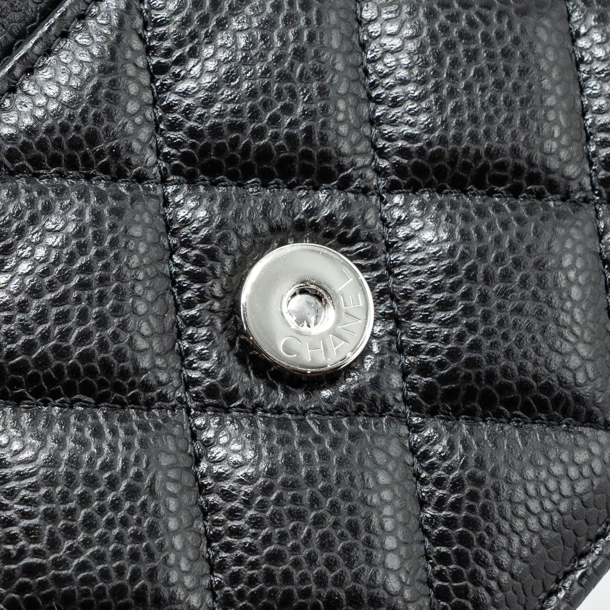 chanel-classic-wallet-on-chain-caviar-black-shw-microchip-7