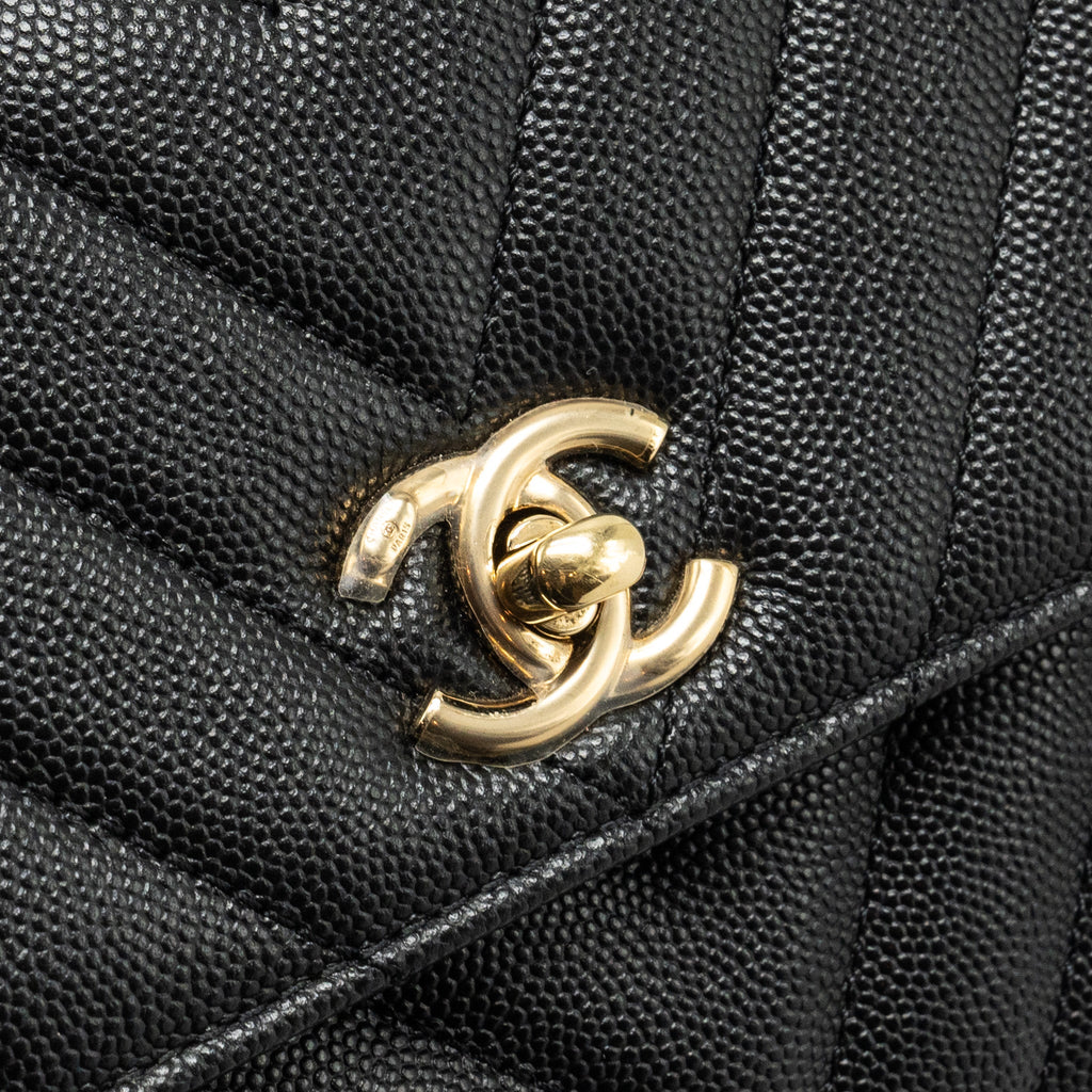 chanel-small-coco-handle-chevron-caviar-black-lghw-1