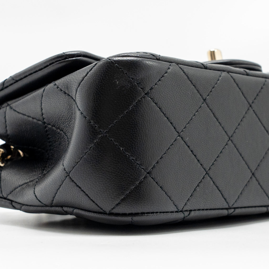 chanel-pearl-crush-mini-rectangular-lambskin-black-lghw-microchip