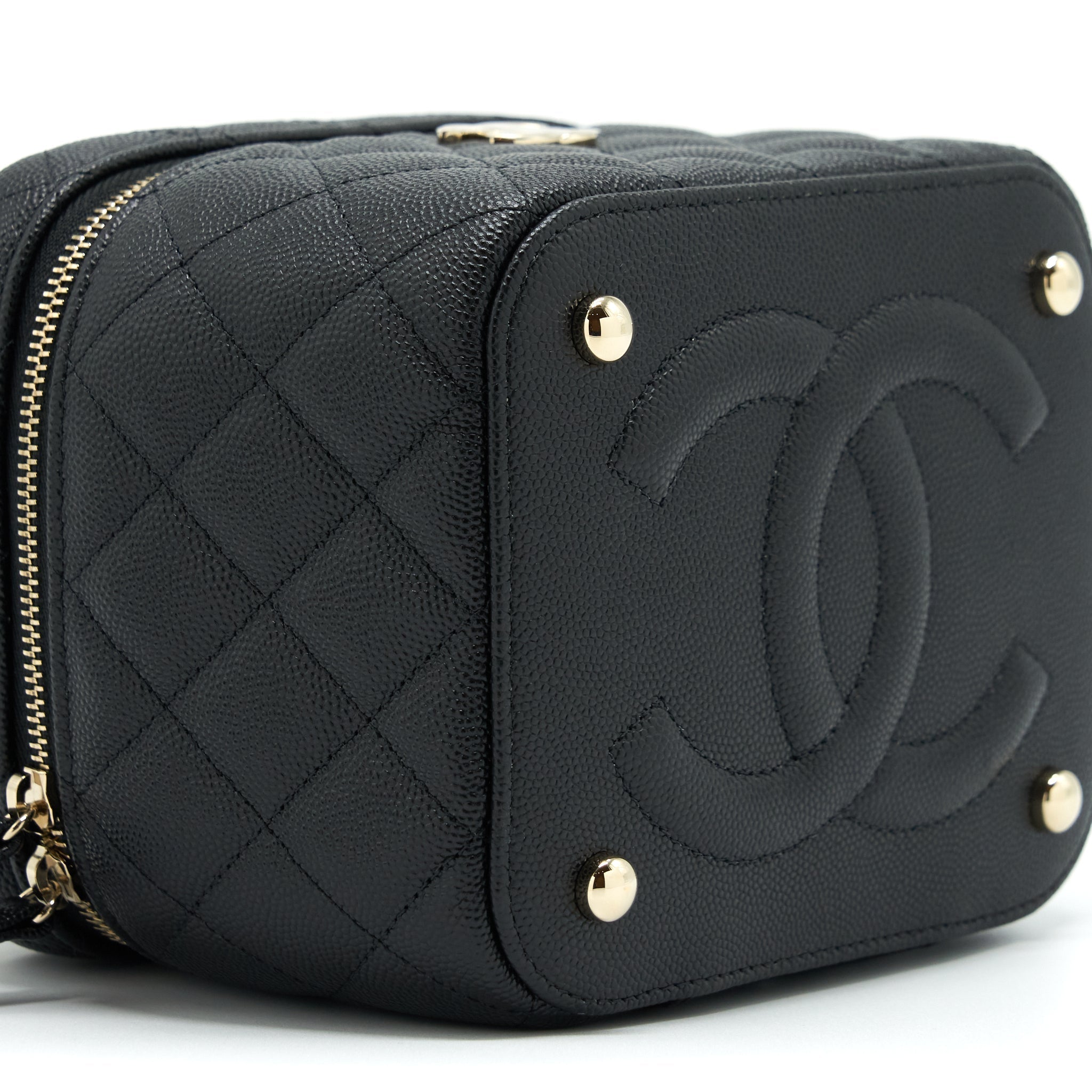 chanel-22s-top-handle-vanity-caviar-black-lghwmicrochip