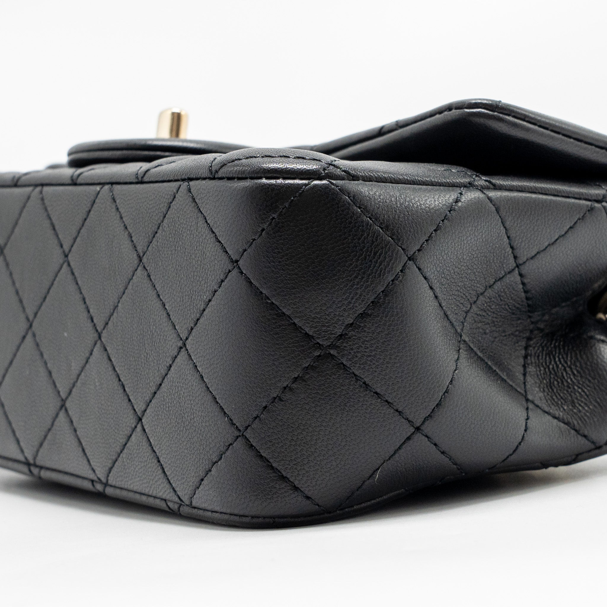 chanel-pearl-crush-mini-rectangular-lambskin-black-lghw-microchip