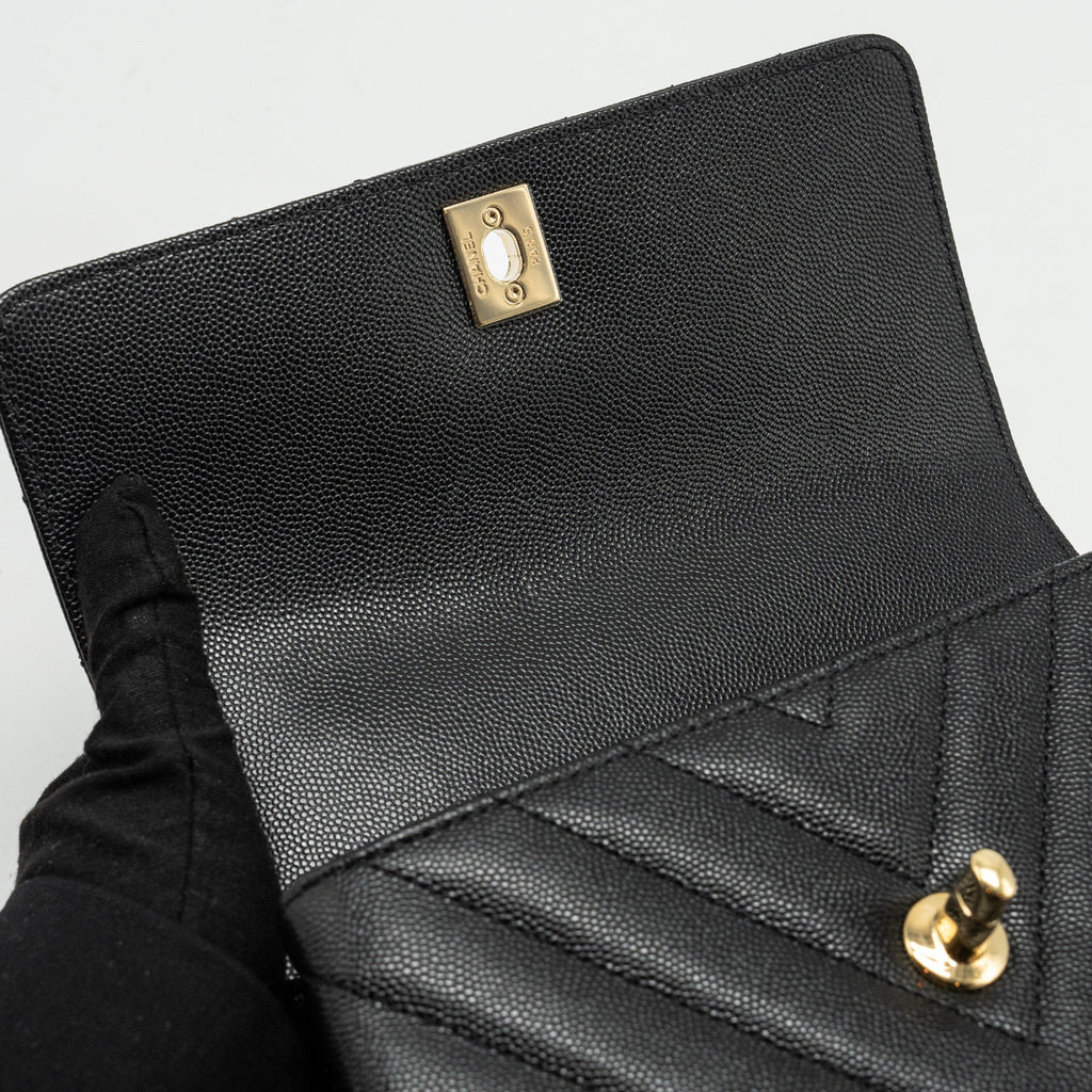 chanel-small-coco-handle-chevron-caviar-black-lghw-1
