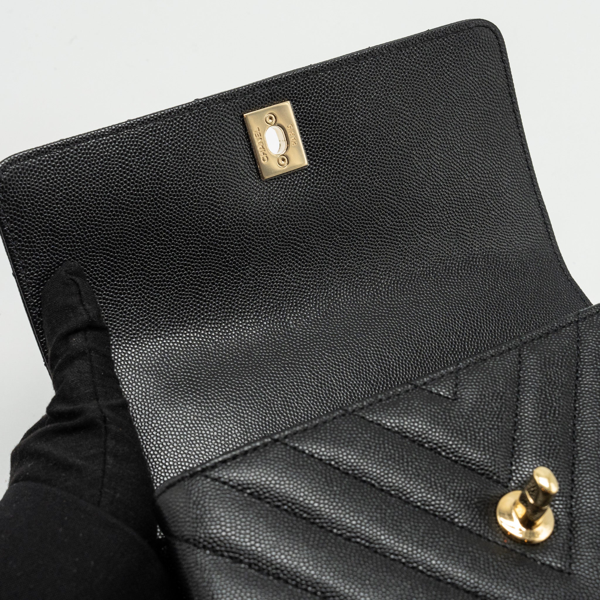 chanel-small-coco-handle-chevron-caviar-black-lghw-1