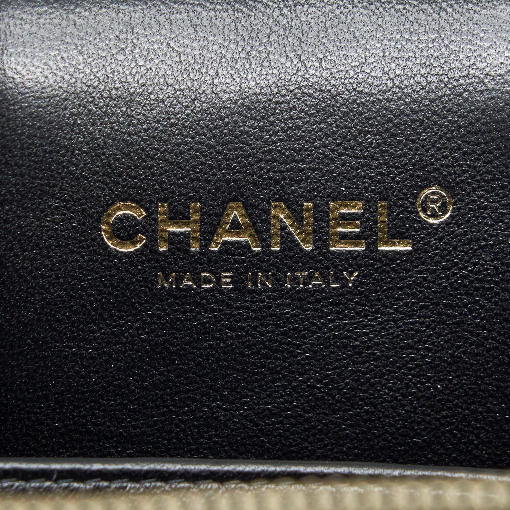 chanel-22s-top-handle-vanity-caviar-black-lghwmicrochip