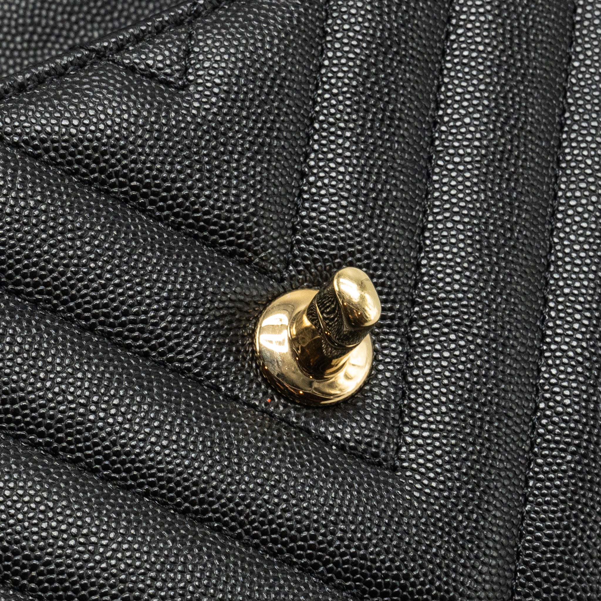 chanel-small-coco-handle-chevron-caviar-black-lghw-1