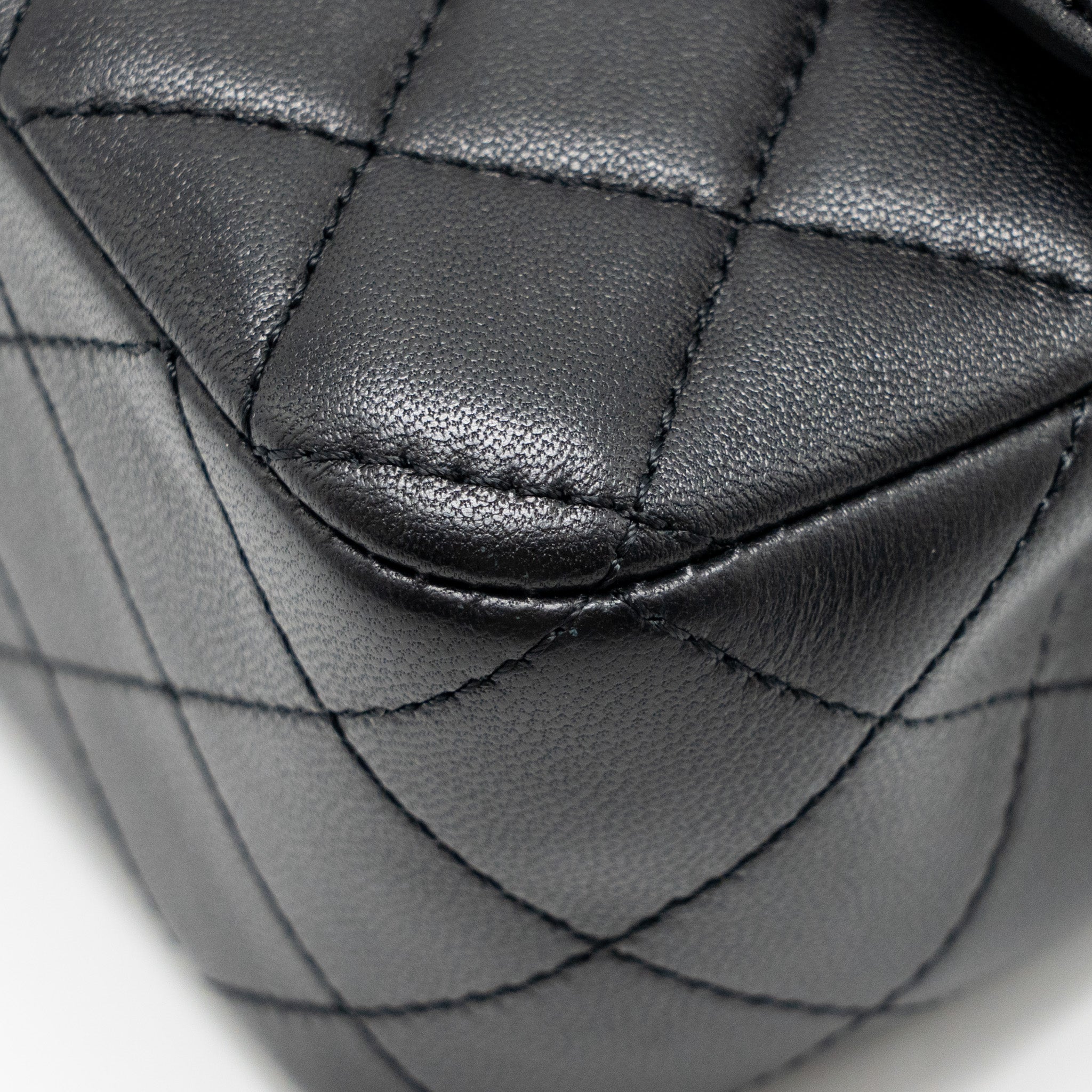chanel-pearl-crush-mini-rectangular-lambskin-black-lghw-microchip