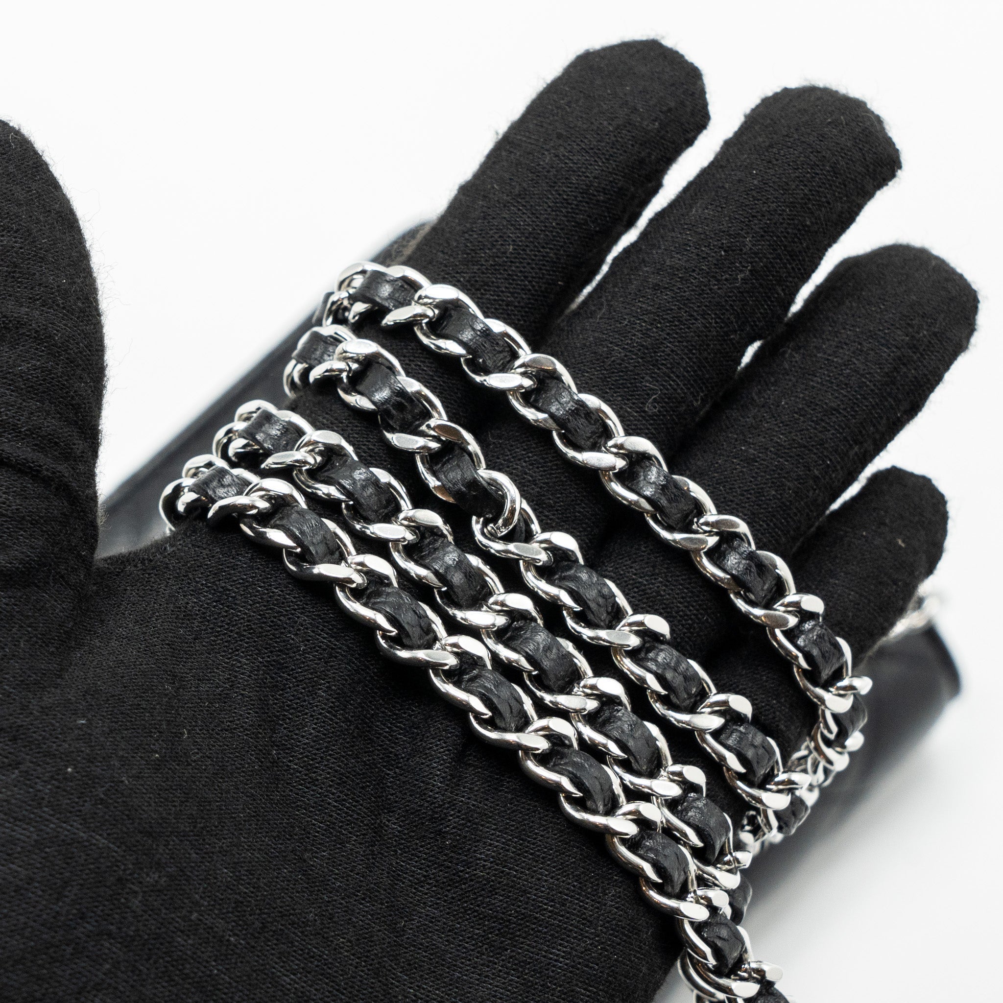 chanel-classic-wallet-on-chain-caviar-black-shw-microchip-7