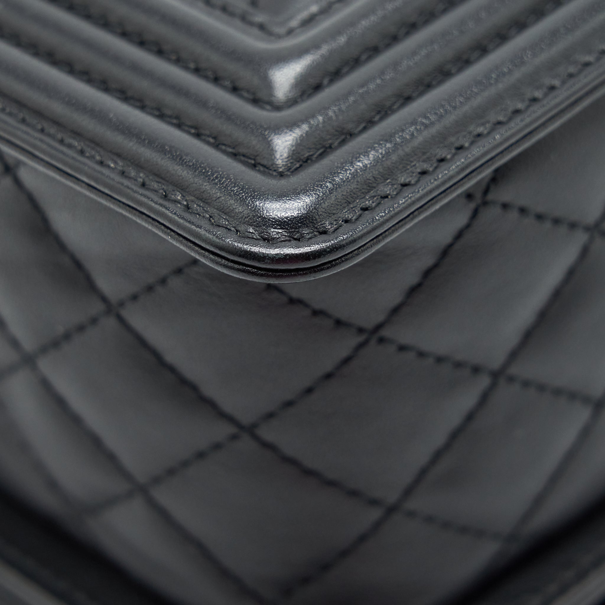 chanel-medium-boy-bag-quilted-and-chevron-calfskin-black-shw
