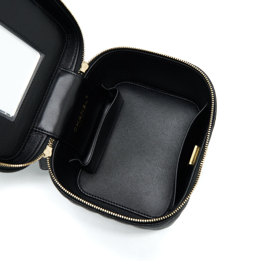 chanel-22s-top-handle-vanity-caviar-black-lghwmicrochip