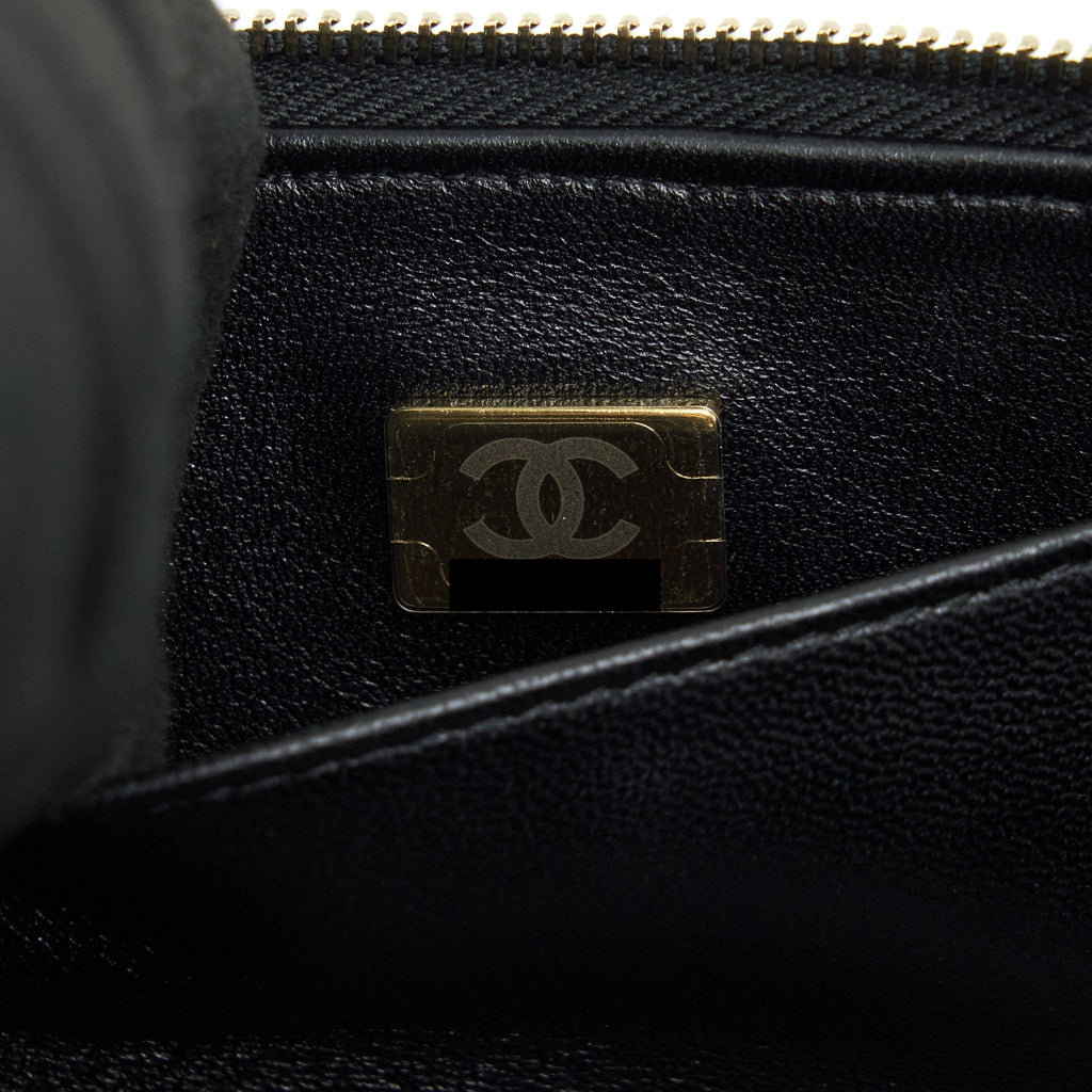 chanel-22s-top-handle-vanity-caviar-black-lghwmicrochip