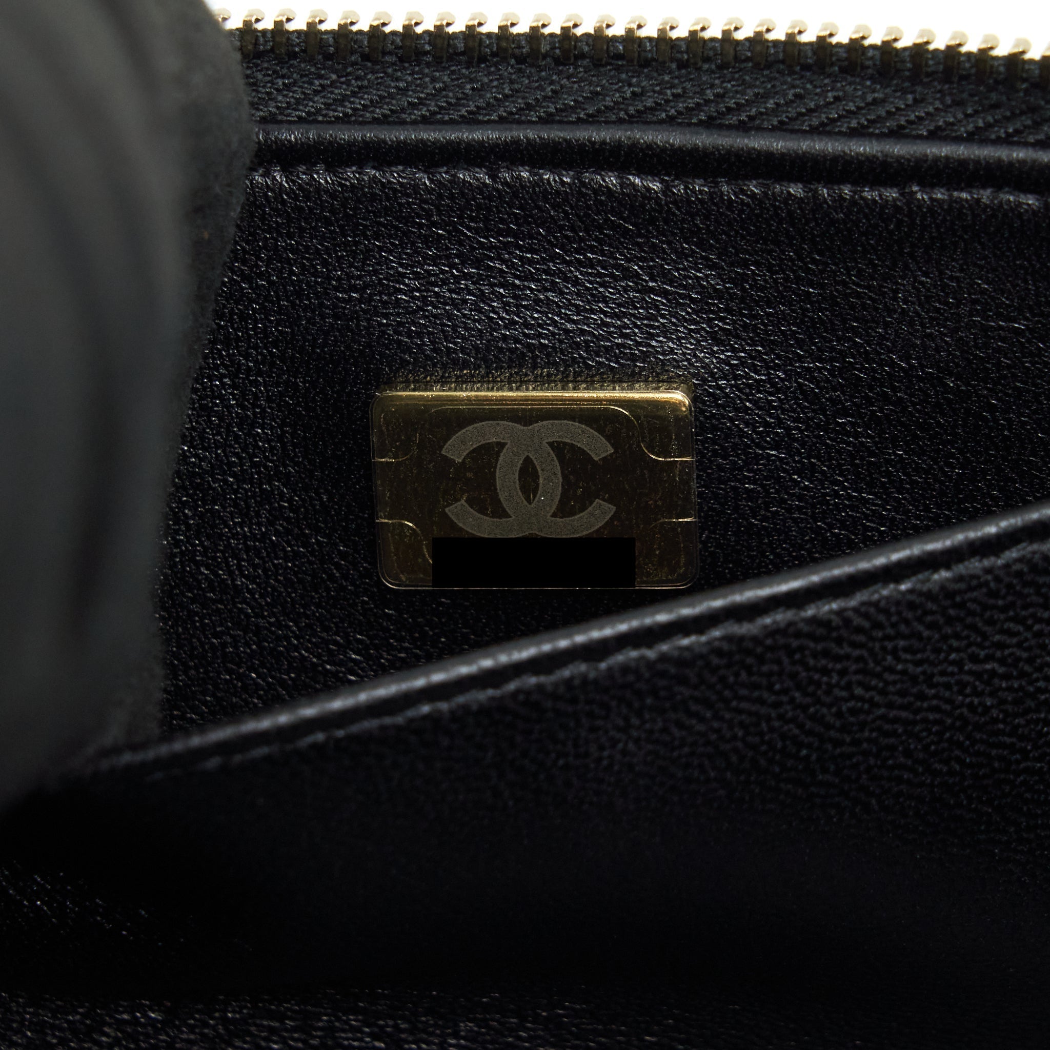 chanel-22s-top-handle-vanity-caviar-black-lghwmicrochip