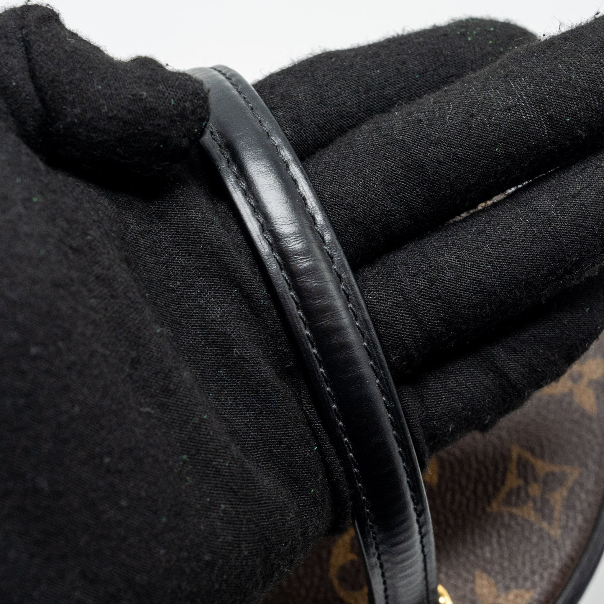 louis-vuitton-cannes-monogram-reverse-canvas-monogram-canvas-ghw