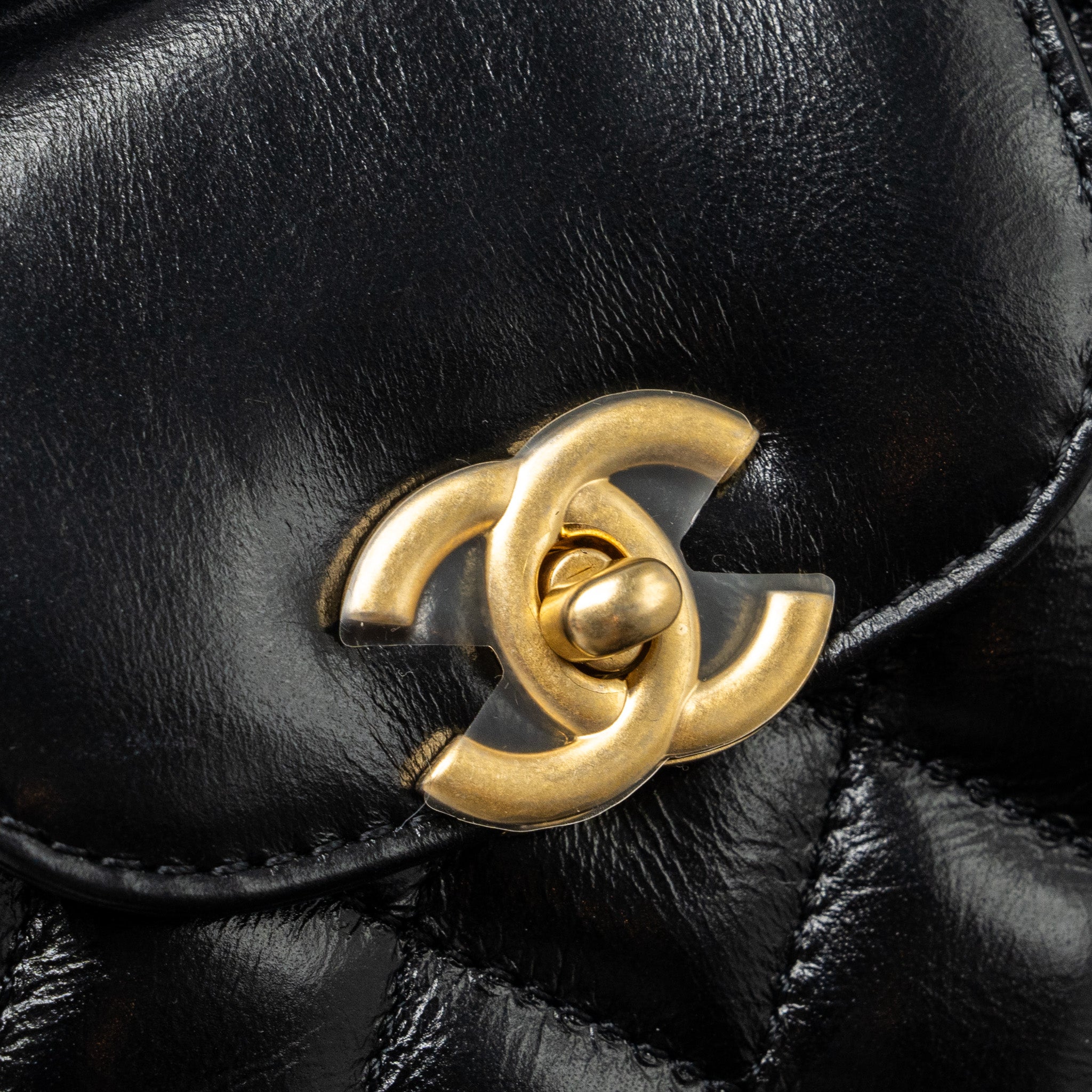 chanel-24s-mini-31-bag-shiny-lambskin-black-ghw-microchip-copy-1