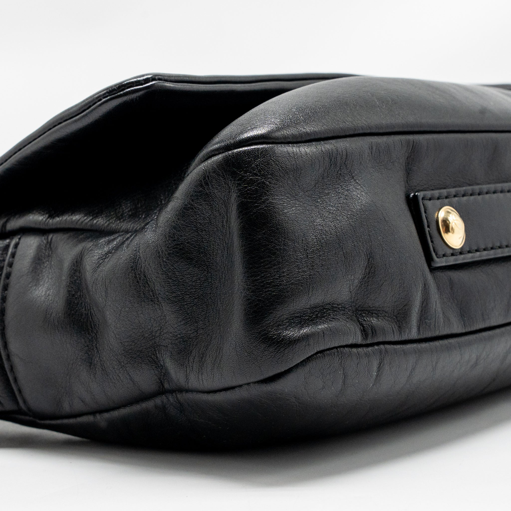 chanel-rodeo-drive-flap-bag-calfskin-black-ghw