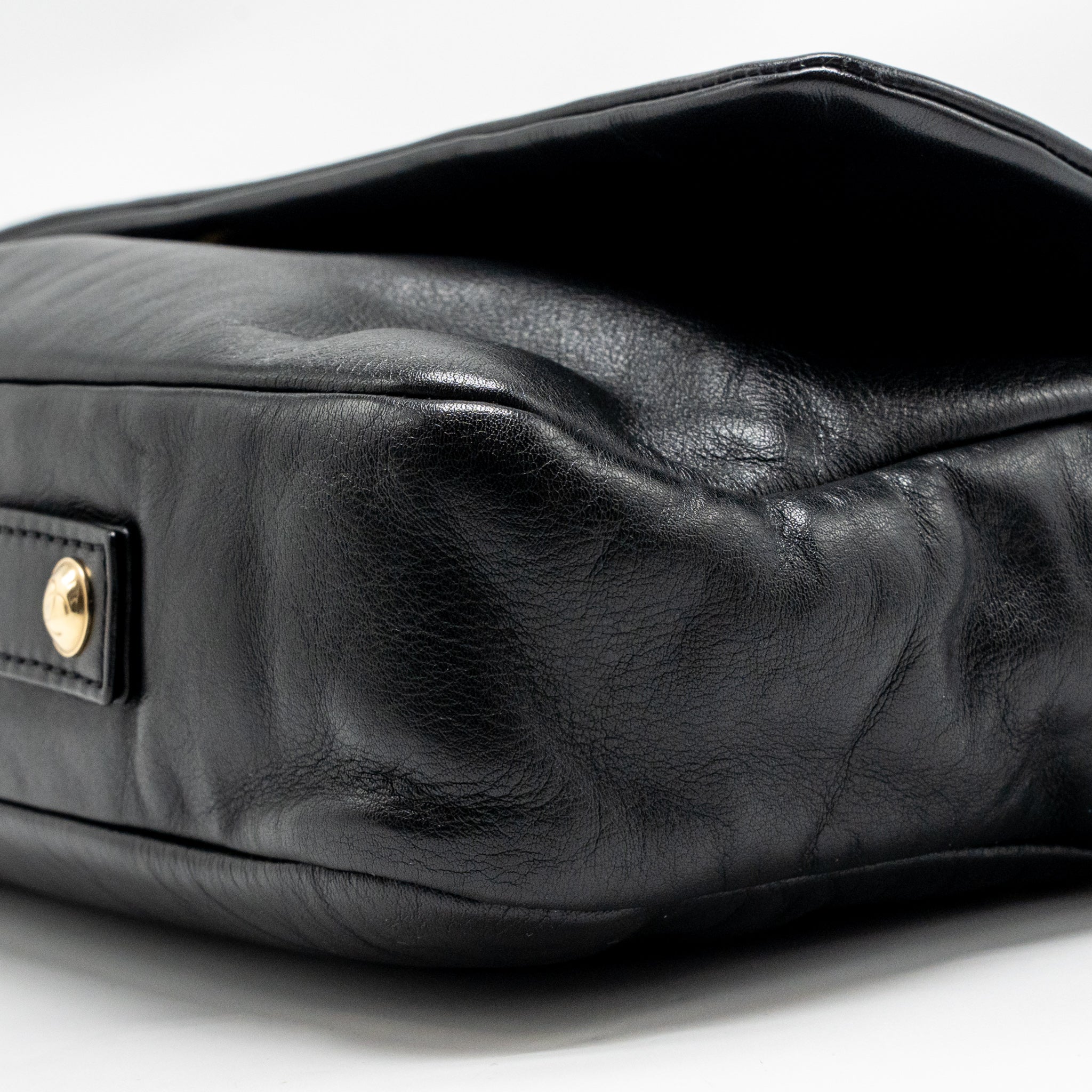 chanel-rodeo-drive-flap-bag-calfskin-black-ghw