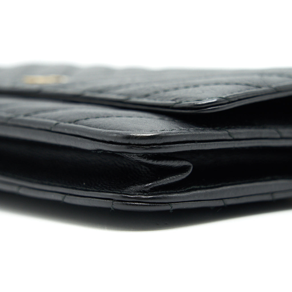 chanel-chevron-wallet-on-chain-black-ghw-calfskin