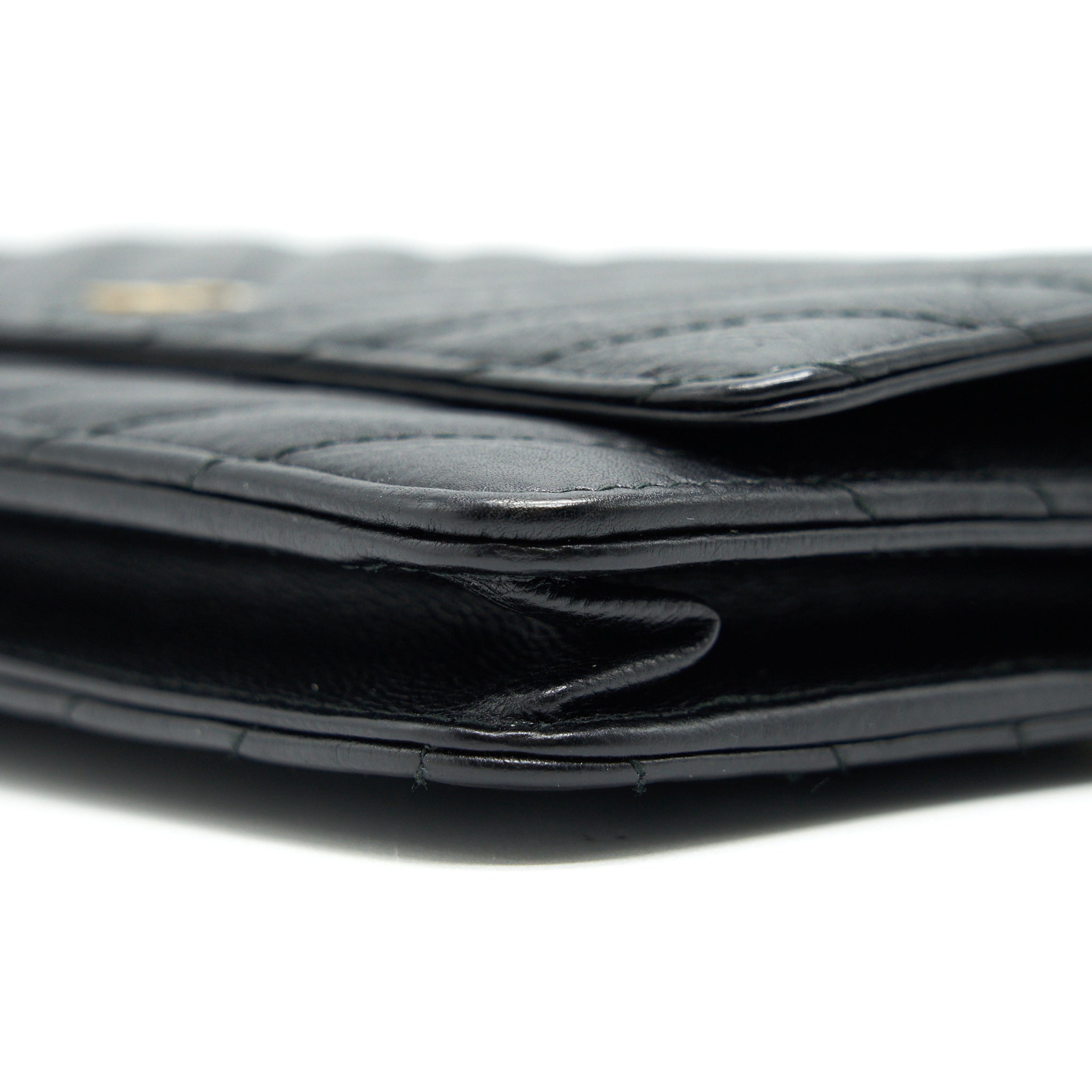 chanel-chevron-wallet-on-chain-black-ghw-calfskin