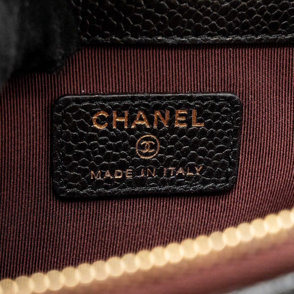 chanel-classic-zipped-pouch-caviar-black-lghw