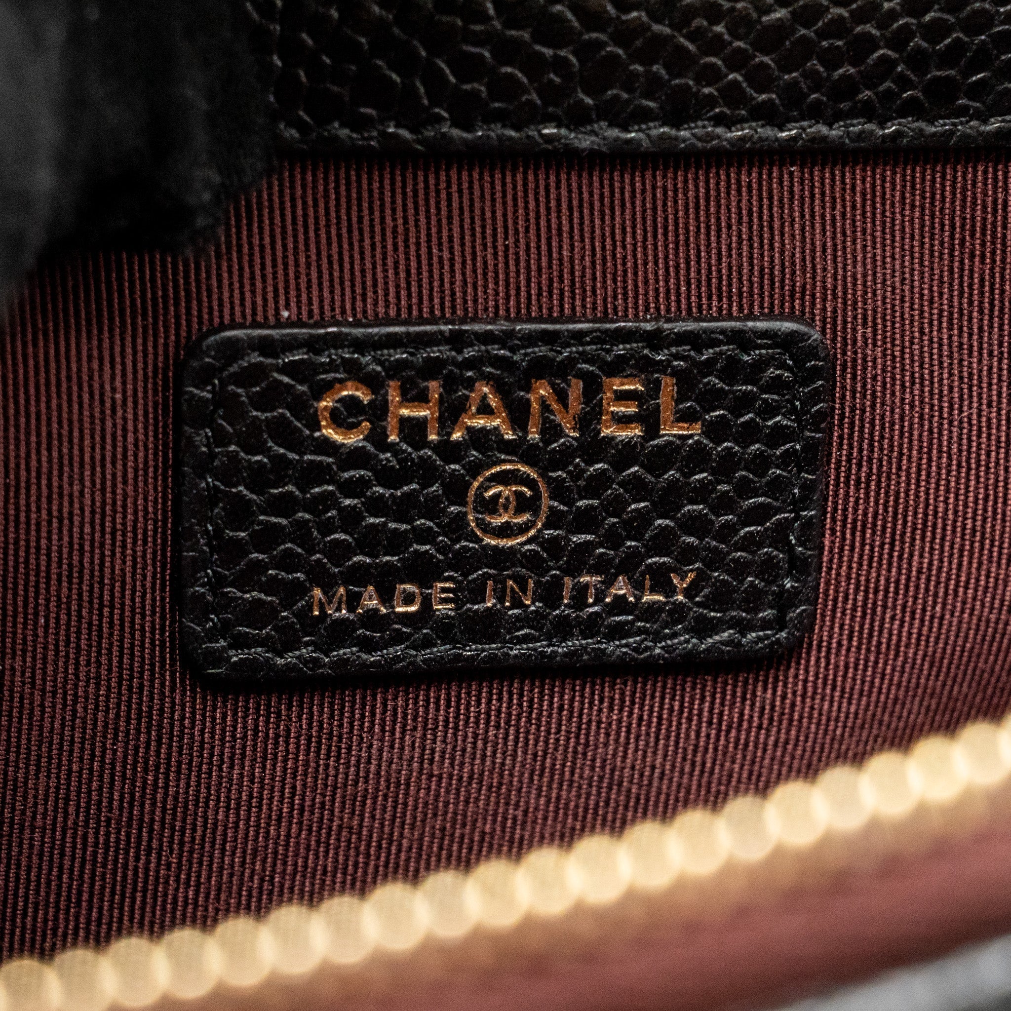 chanel-classic-zipped-pouch-caviar-black-lghw
