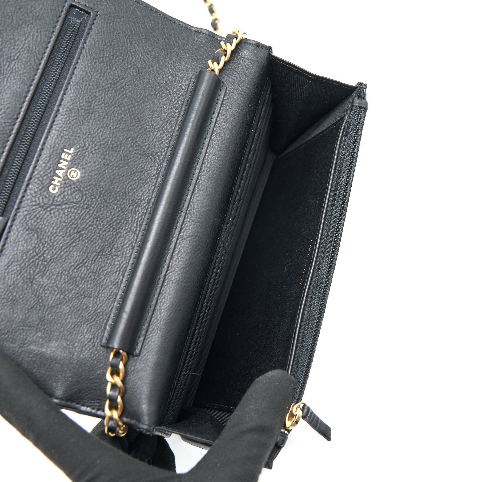chanel-chevron-wallet-on-chain-black-ghw-calfskin