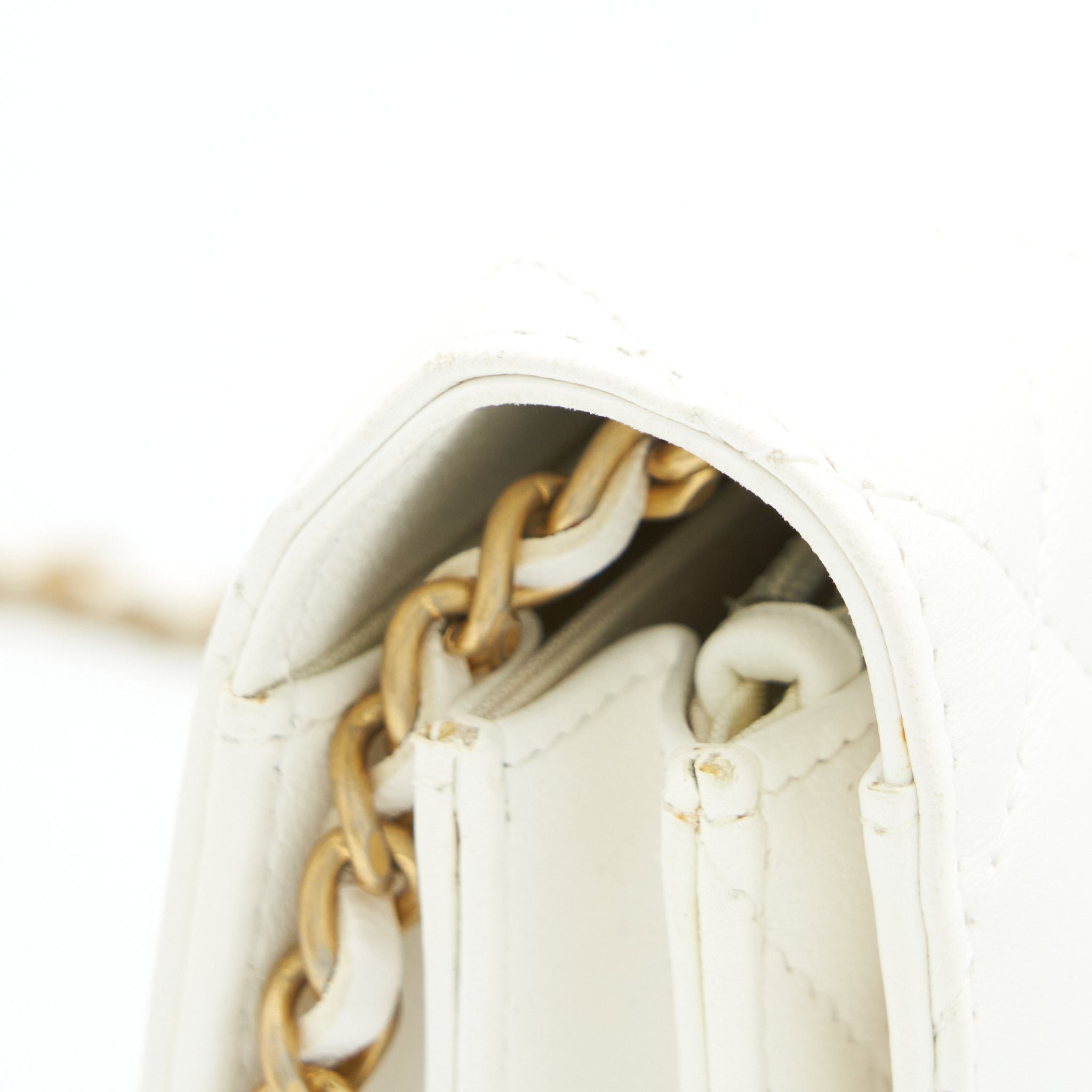chanel-small-wallet-on-chain-with-ribbon-chain-lambskin-white-ghw