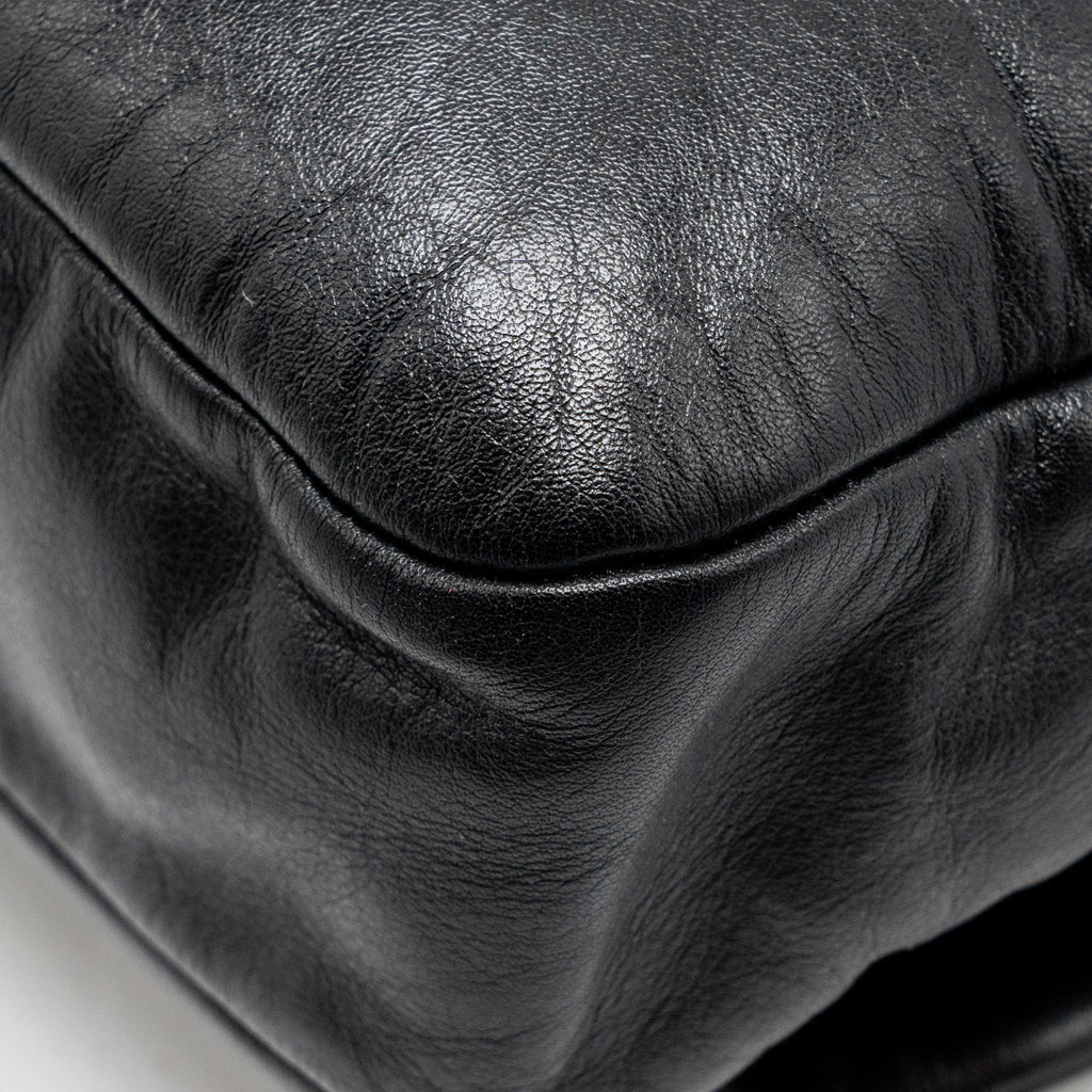 chanel-rodeo-drive-flap-bag-calfskin-black-ghw