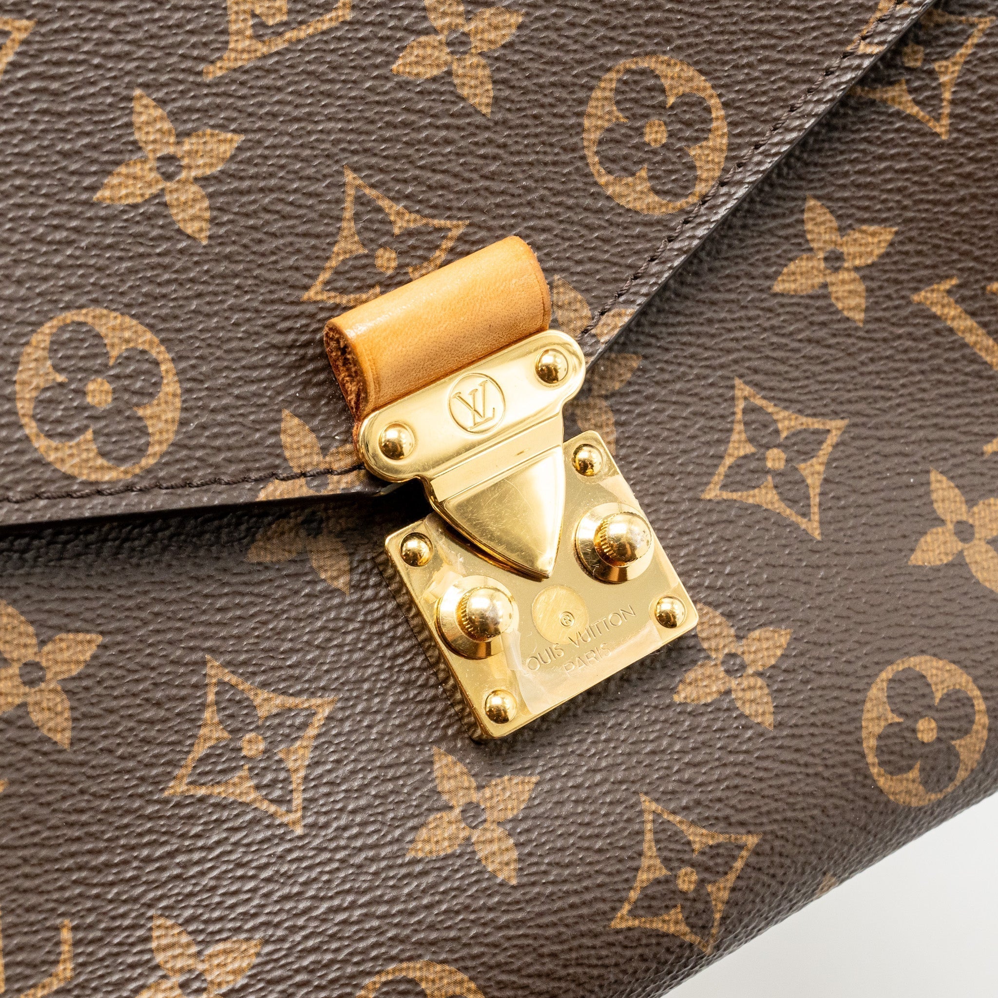 louis-vuitton-pochette-metis-monogram-canvas-ghw-31