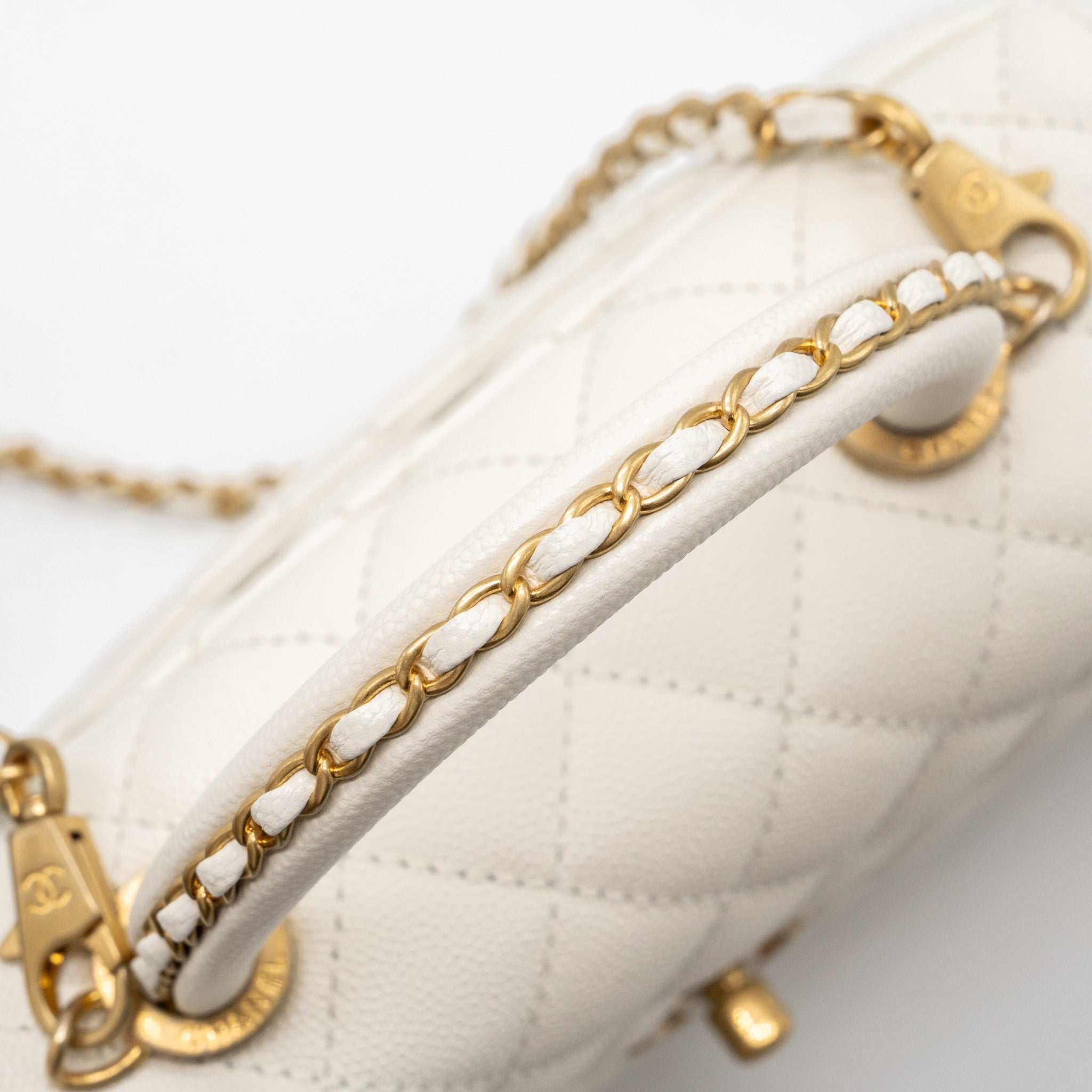 chanel-23p-detailed-top-handle-coco-handle-caviar-white-ghw-microchip