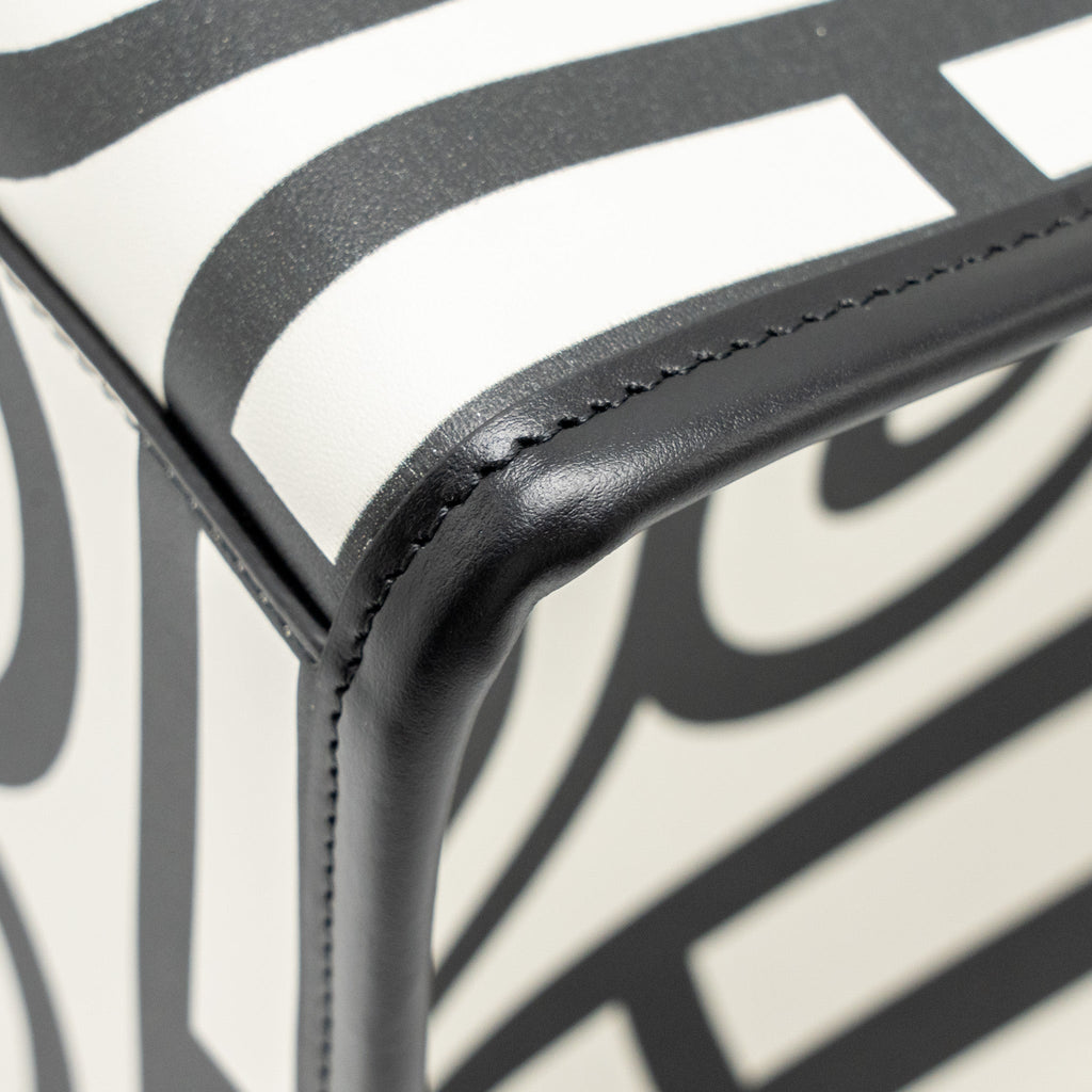fendi-medium-sunshine-roma-shopping-bag-calfskin-black-white-shw-copy