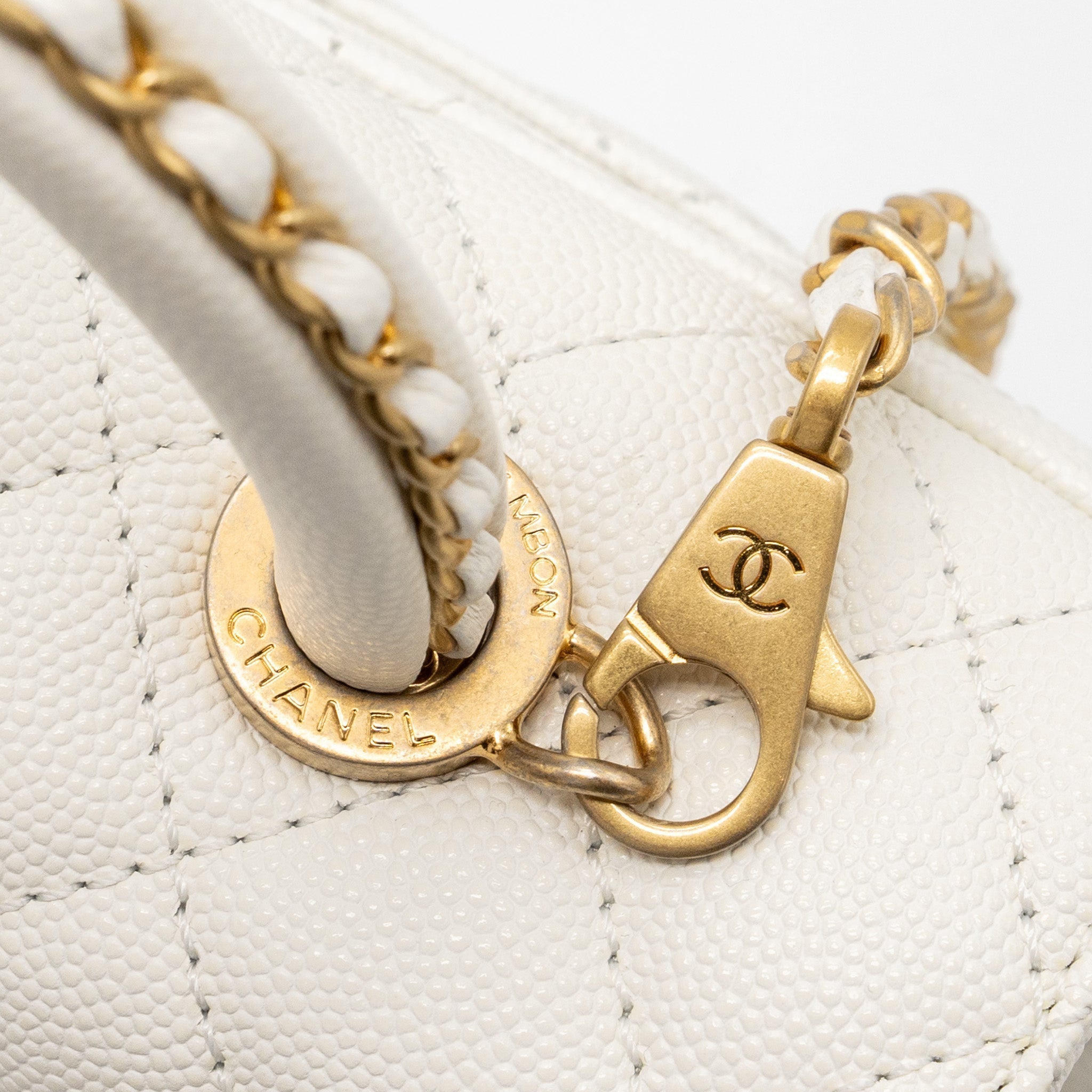 chanel-23p-detailed-top-handle-coco-handle-caviar-white-ghw-microchip