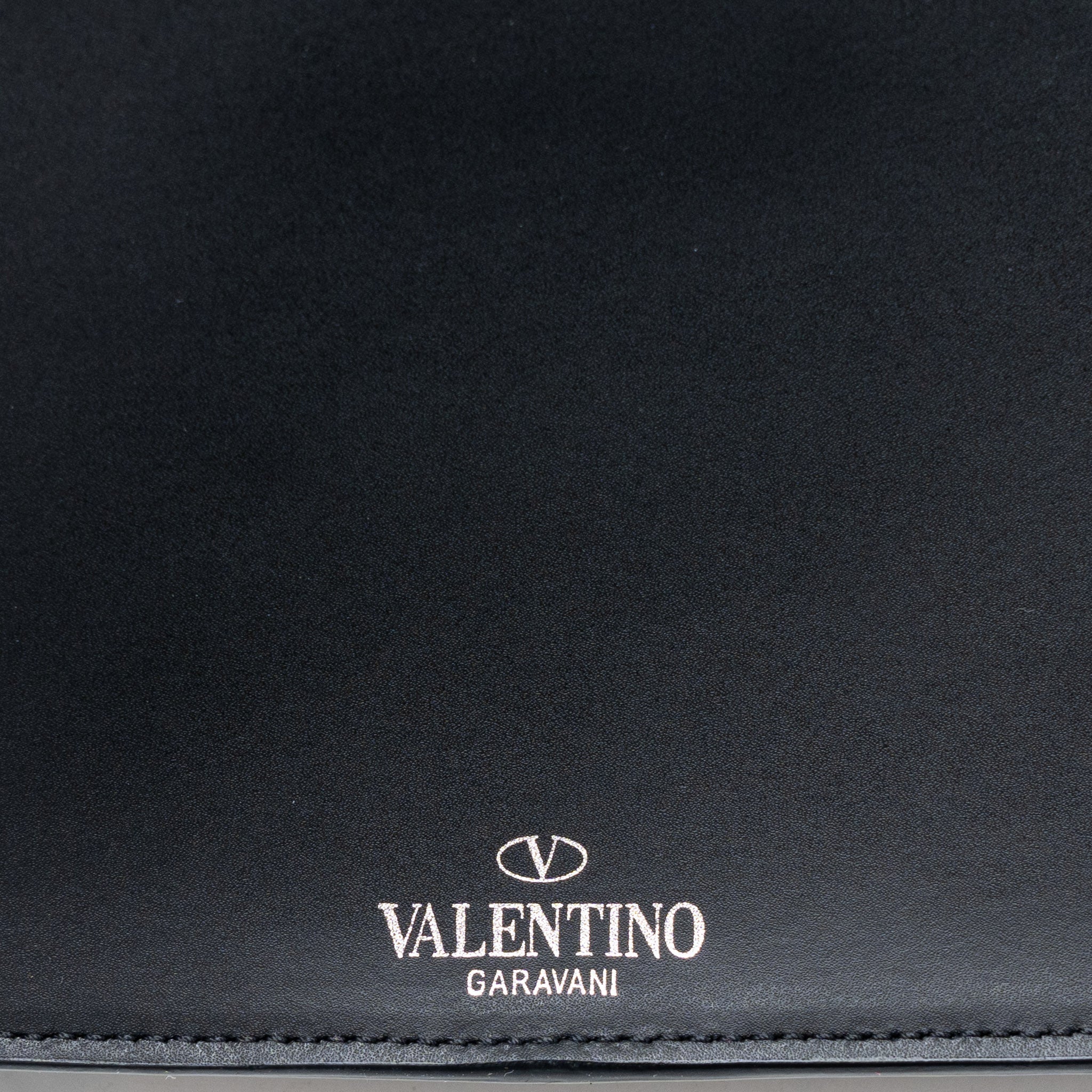 valentino-vltn-print-belt-bag-calfskin-black-red-shw