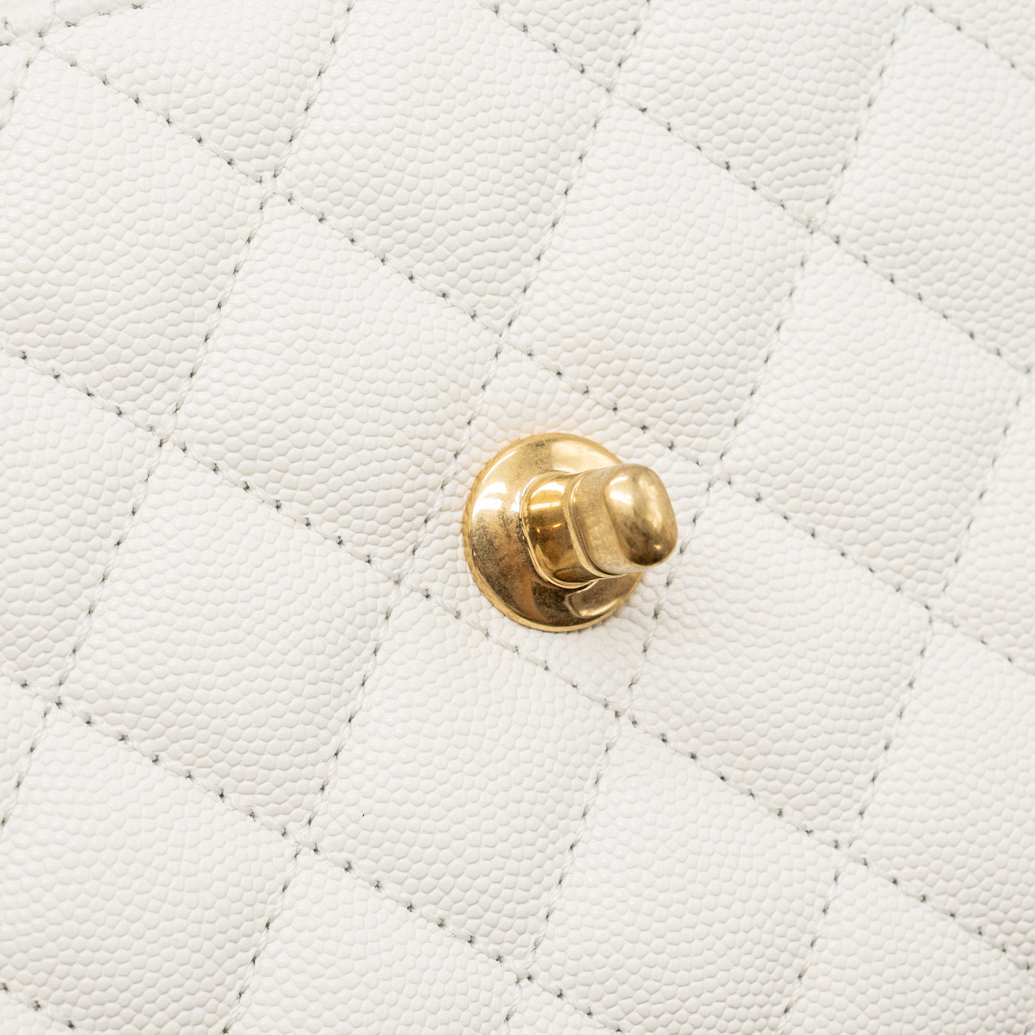 chanel-23p-detailed-top-handle-coco-handle-caviar-white-ghw-microchip