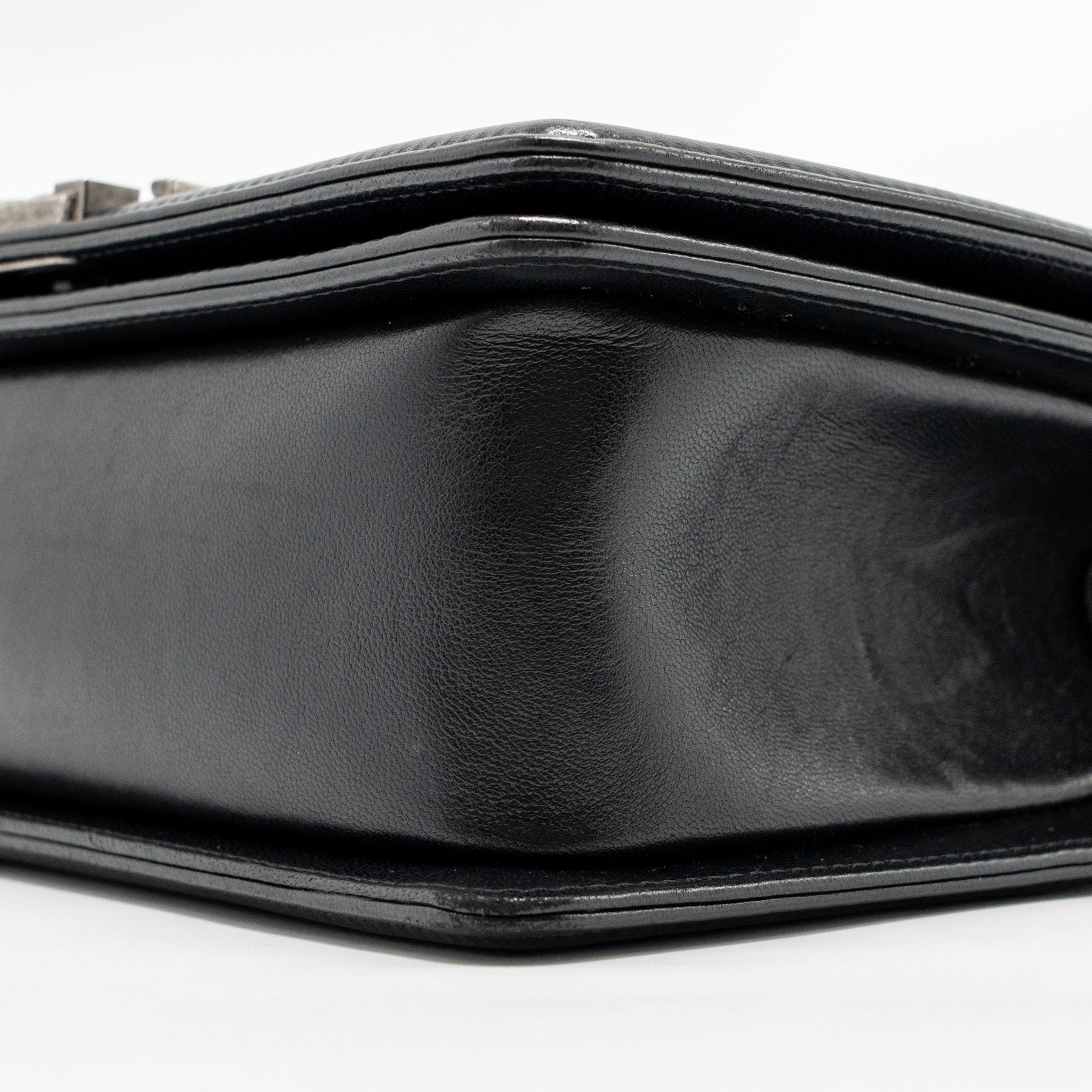 chanel-medium-boy-bag-lambskin-black-ruthenium-shw-2