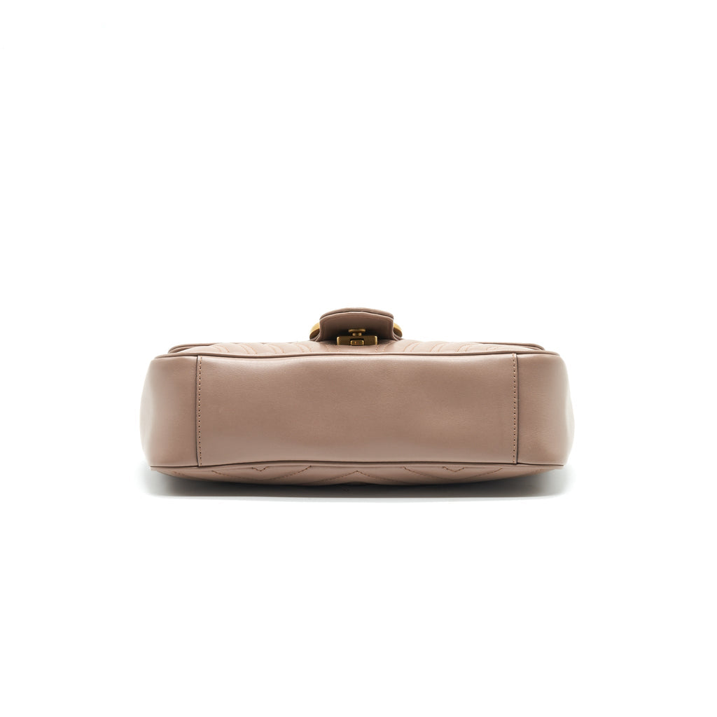 gucci-gg-marmont-small-shoulder-bag-beige