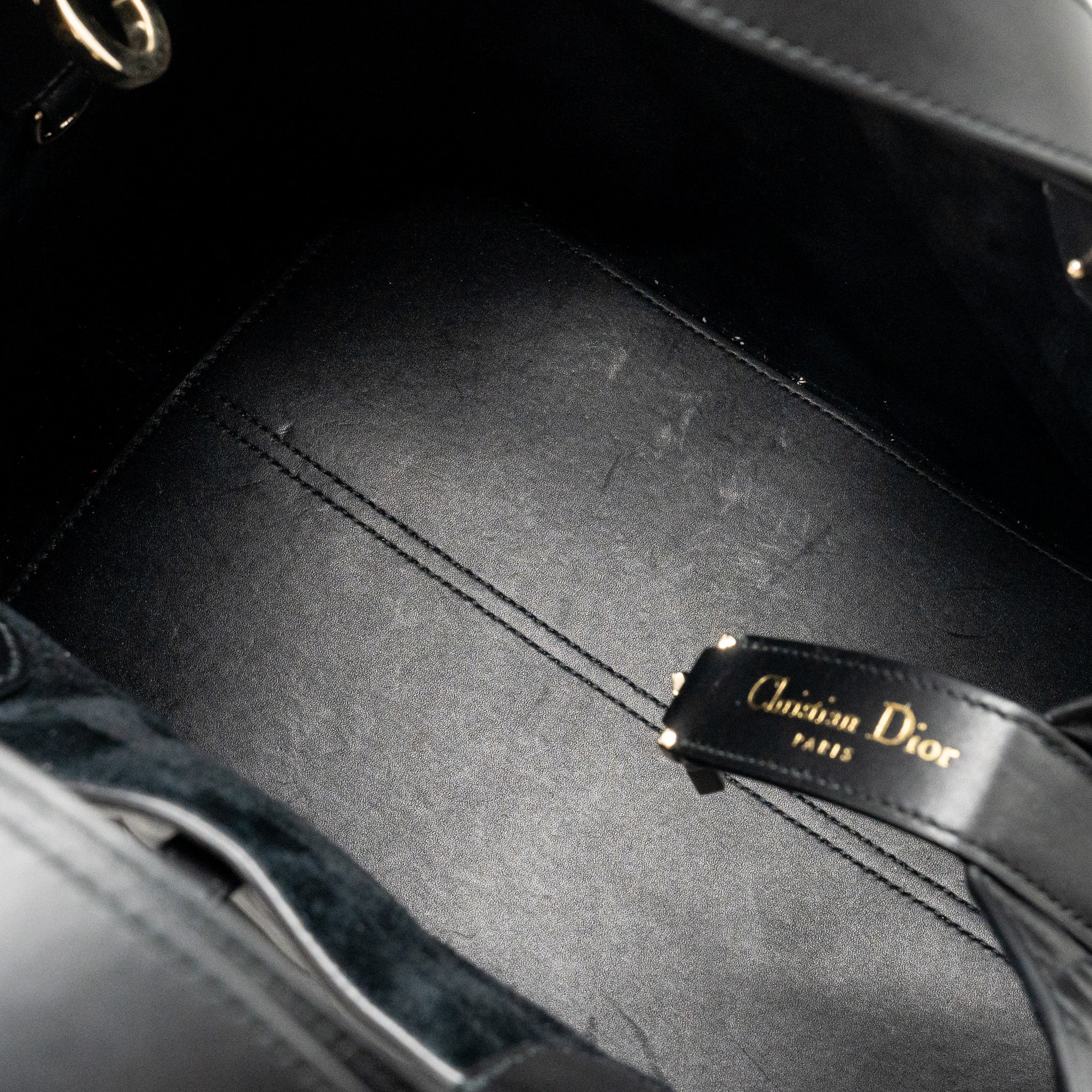 dior-medium-dior-toujours-tote-bag-macrocannage-calfskin-black-lghw
