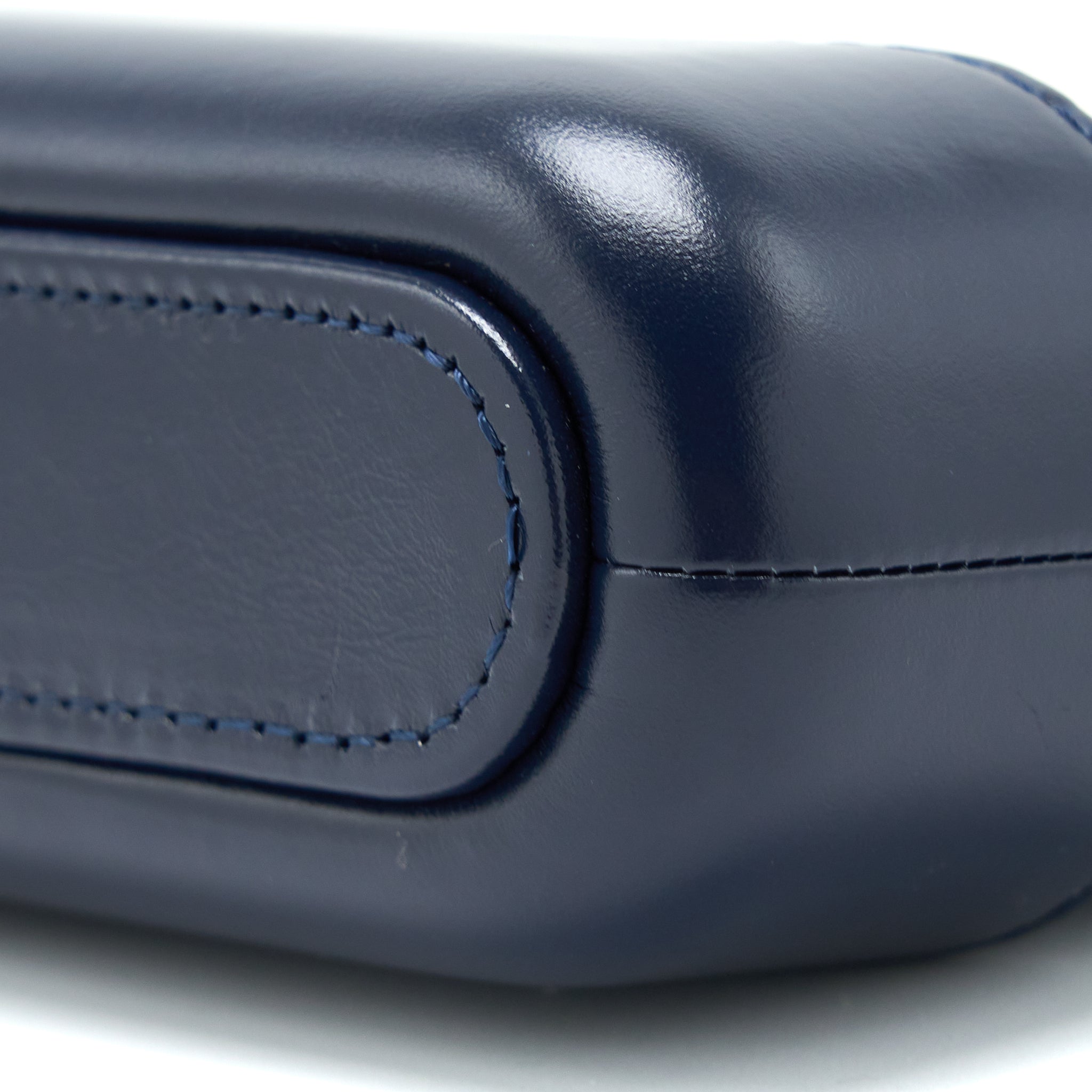 chanel-gabrielle-clutch-on-chain-aged-calfskim-navy-shw