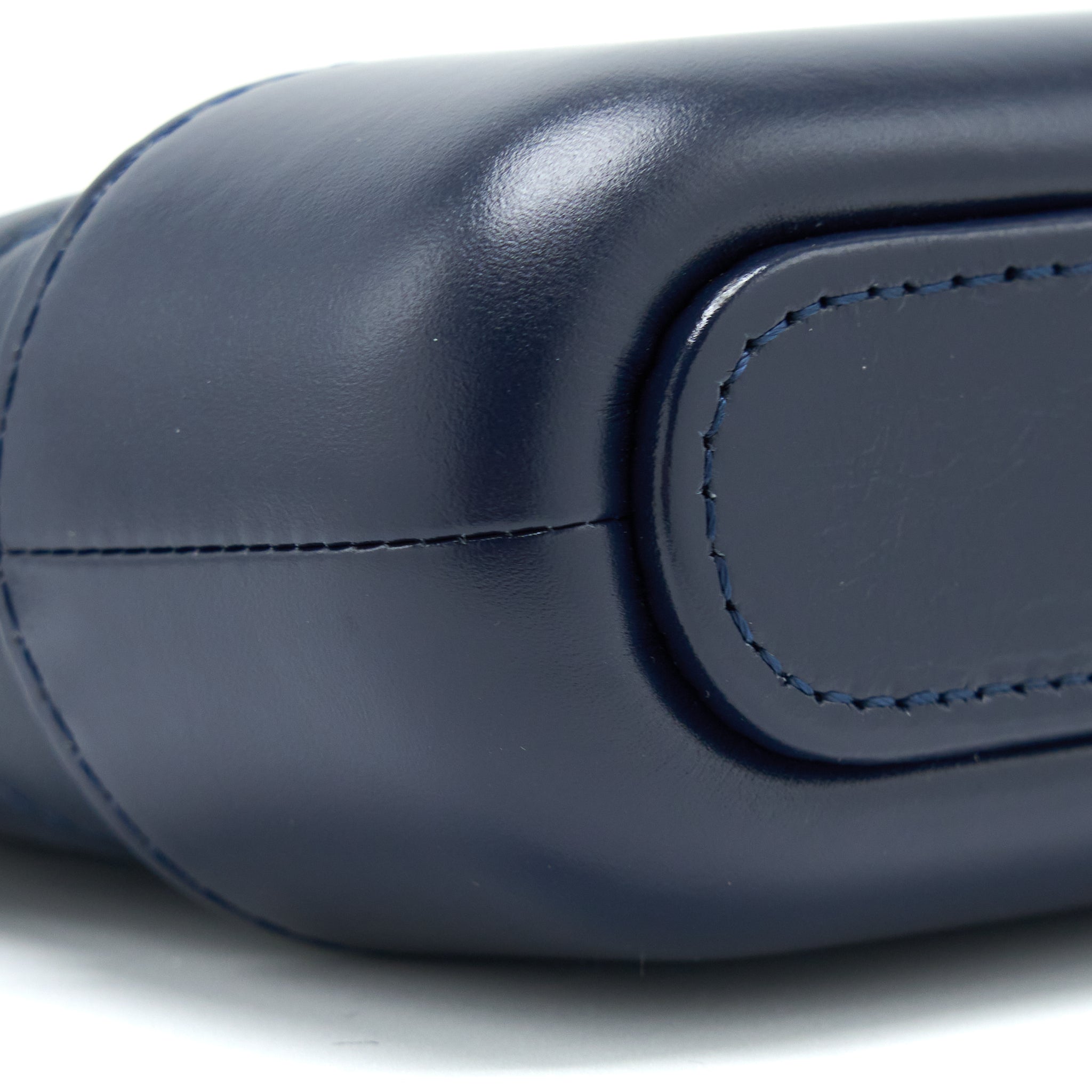 chanel-gabrielle-clutch-on-chain-aged-calfskim-navy-shw